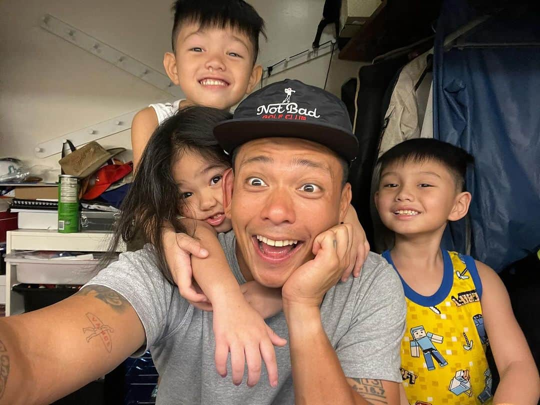 Iya Villaniaさんのインスタグラム写真 - (Iya VillaniaInstagram)「Still can't believe we made these silly humans.❤️」10月31日 20時40分 - iyavillania