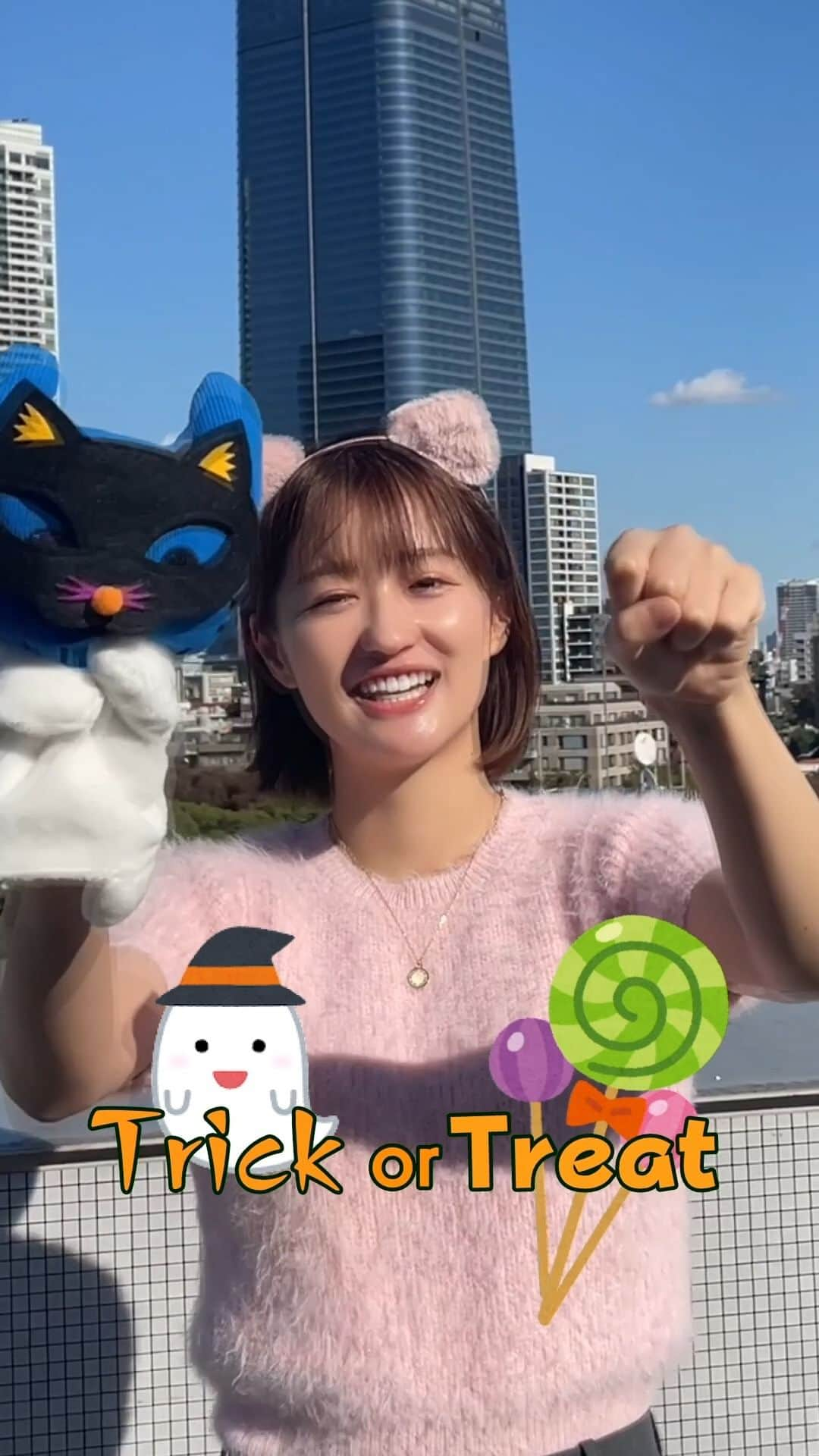 テレ朝newsのインスタグラム：「今日は #ハロウィン です🎃 #テレ朝news #佐藤ちひろ #アナウンサー #ちひろジャンケン #ジャンケン #ハッピーハロウィン #happyhalloween #halloween #仮装 #猫 #かわいい」