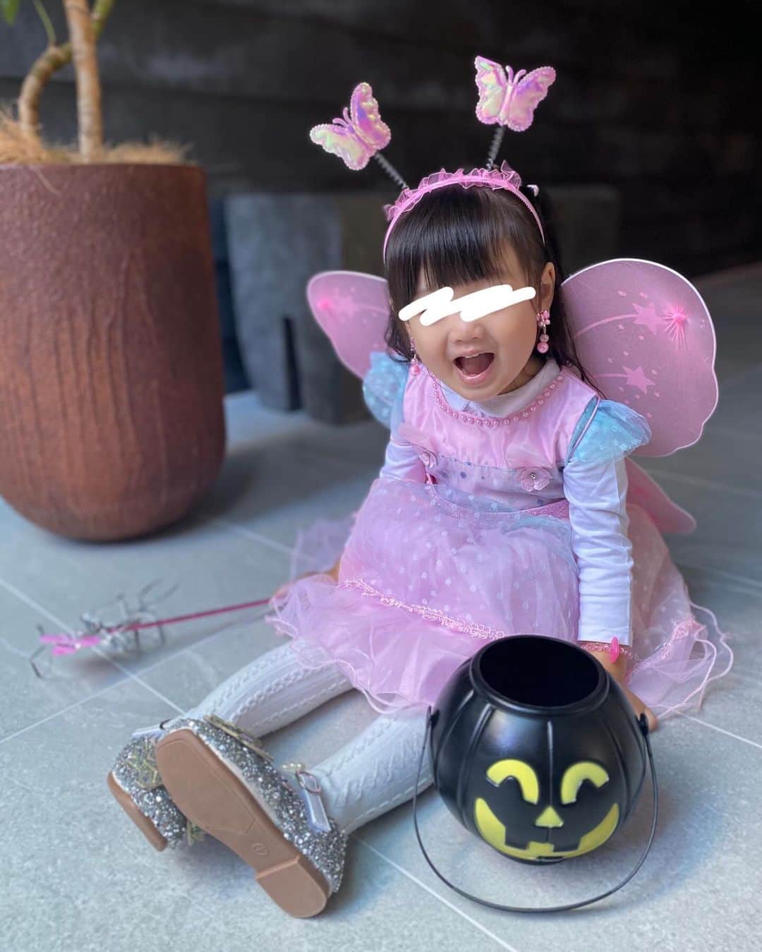 野崎玲欧奈のインスタグラム：「ＴＲＩＣＫ　ＯＲ　ＴＲＥＡＴ🧚」
