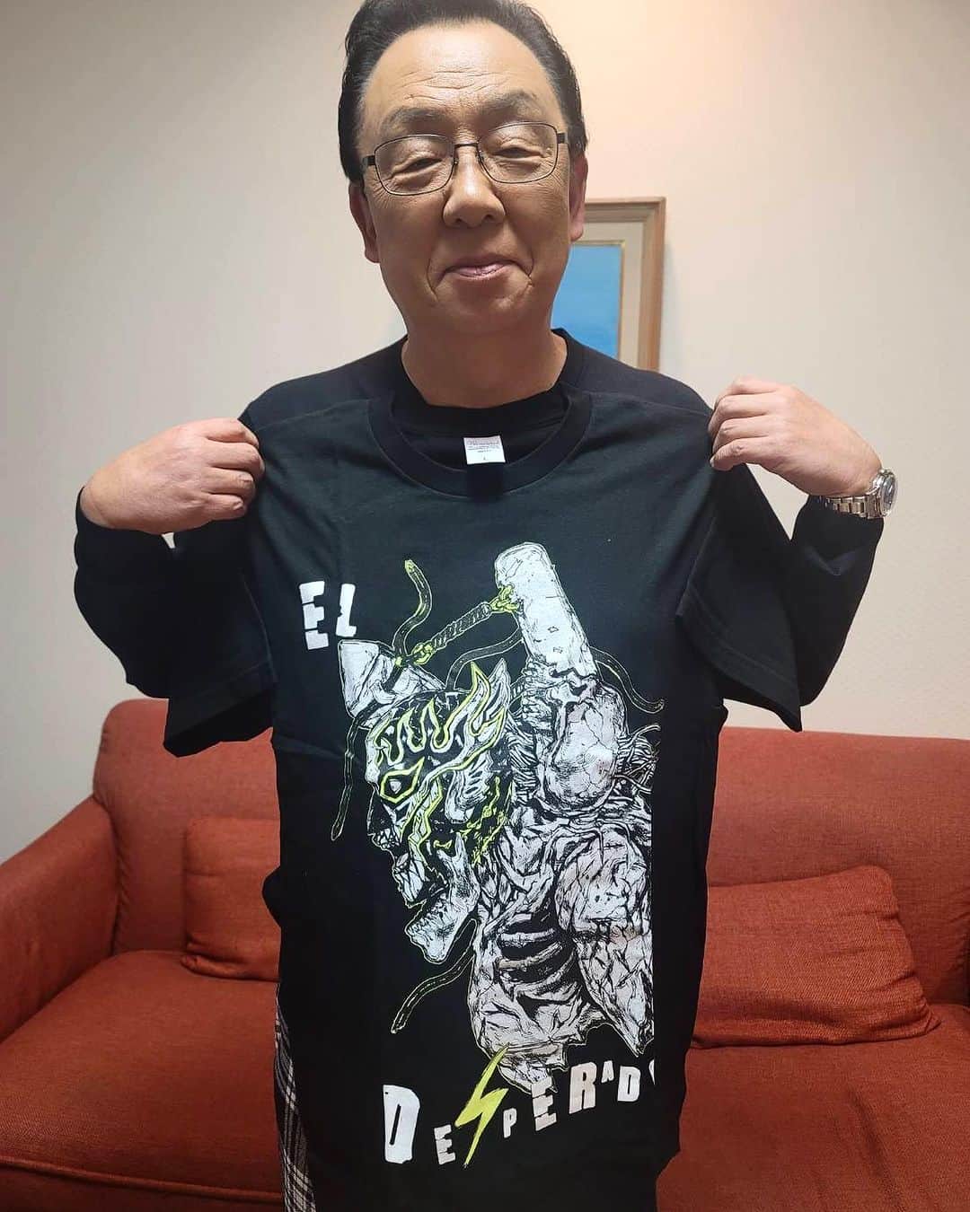 梅沢富美男さんのインスタグラム写真 - (梅沢富美男Instagram)「さて今夜は「さんま御殿」に出演します。  エル・デスペラードさんに頂いたTシャツです。カッコいい！  放送をお楽しみに！  #さんま御殿 #エルデスペラード」10月31日 12時10分 - tomioumezawa