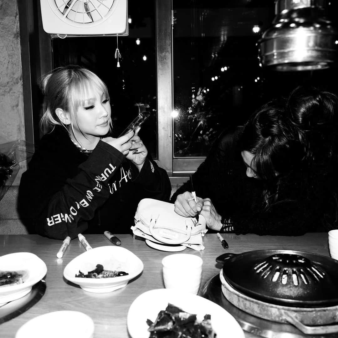 CL さんのインスタグラム写真 - (CL Instagram)「Dr.Pepper girlz 🖤🍒」10月31日 12時05分 - chaelincl