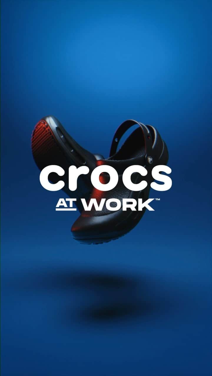 クロックス（crocs）のインスタグラム：「ワークシリーズのビストロ クロッグ  水、油などで濡れた床でも 滑りにくい構造となっております。」