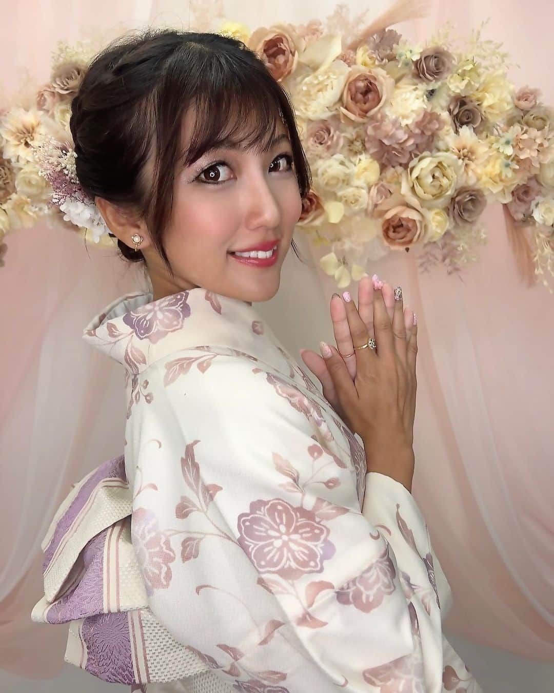 神谷麻美さんのインスタグラム写真 - (神谷麻美Instagram)「#着物 かわいいっ💖👸💖🏯⛩💖✨️  着物着て、お出かけ楽しいつ🥰💖✨️  白×紫で 落ち着いたイメージにしたよっ☺️🌷💖✨️   #日本 🇯🇵🫶👼🏻💖✨️」10月31日 12時18分 - asamice428