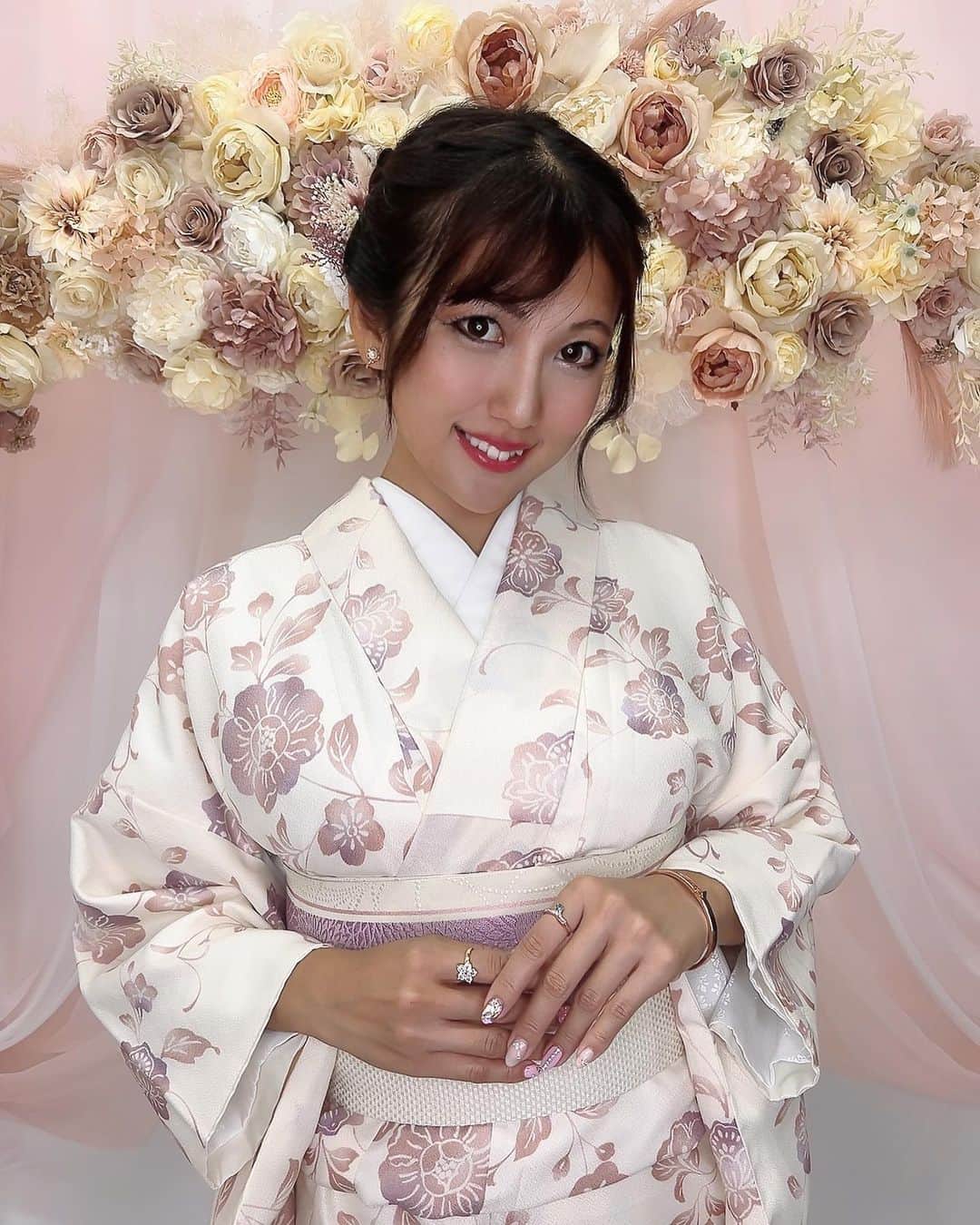 神谷麻美さんのインスタグラム写真 - (神谷麻美Instagram)「#着物 かわいいっ💖👸💖🏯⛩💖✨️  着物着て、お出かけ楽しいつ🥰💖✨️  白×紫で 落ち着いたイメージにしたよっ☺️🌷💖✨️   #日本 🇯🇵🫶👼🏻💖✨️」10月31日 12時18分 - asamice428