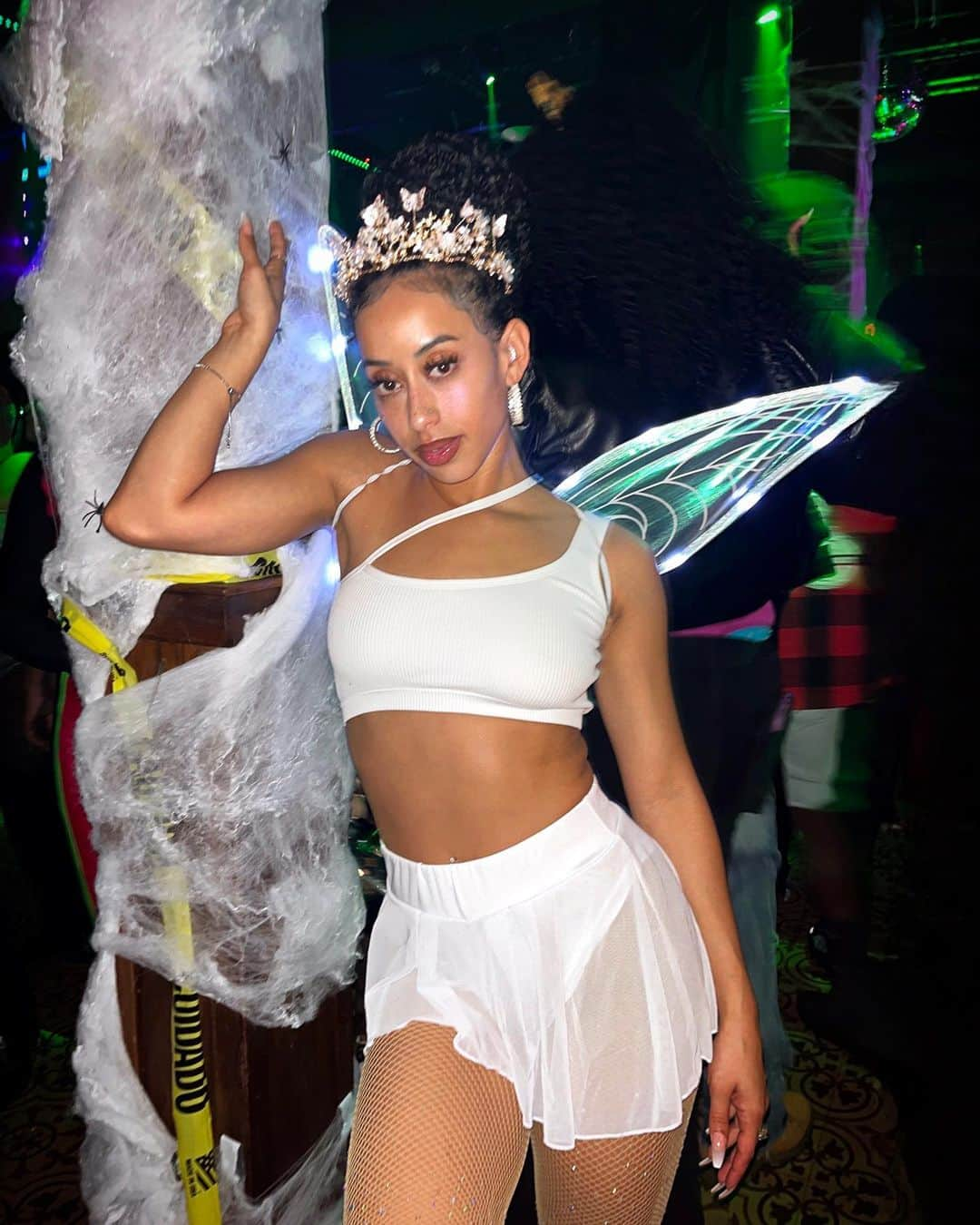 ソフィーナ・デジーサスさんのインスタグラム写真 - (ソフィーナ・デジーサスInstagram)「I can be your fairytale ending🧚🏾‍♀️   #fairy #fairytale #fairycostume #halloweencostume #halloween」11月1日 4時00分 - sophinathediva