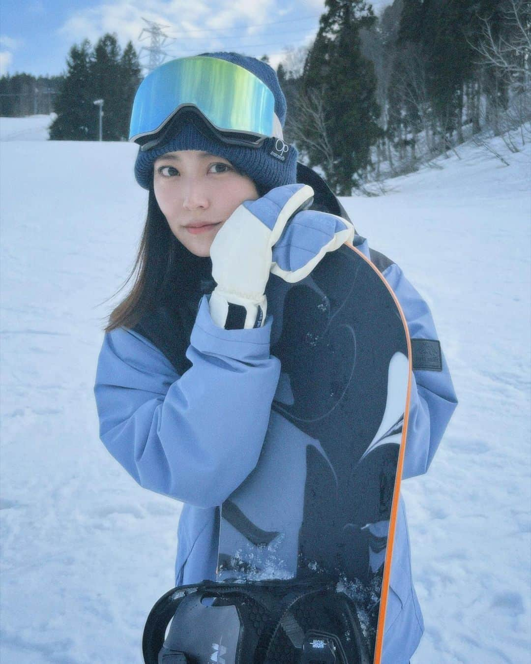 白間美瑠さんのインスタグラム写真 - (白間美瑠Instagram)「SNOW ANGEL 本日発売🫶 ガチスノーボード🏂楽しんできました！！！見て下さいね⛄️⛄️」10月31日 12時15分 - shiro36run