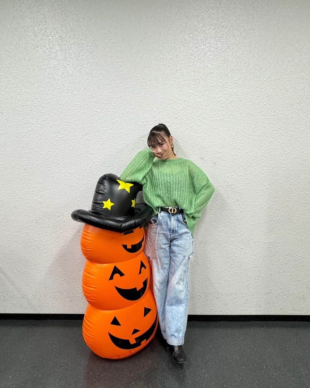 高城れにさんのインスタグラム写真 - (高城れにInstagram)「しふく💜💚🎃  らいんでhappy Halloween🎃👻💜 って打つとなんか可愛いのでてくる！！  可愛いからいっぱい送っちゃう🤭  #happyhalloween」10月31日 12時27分 - takagireni_official