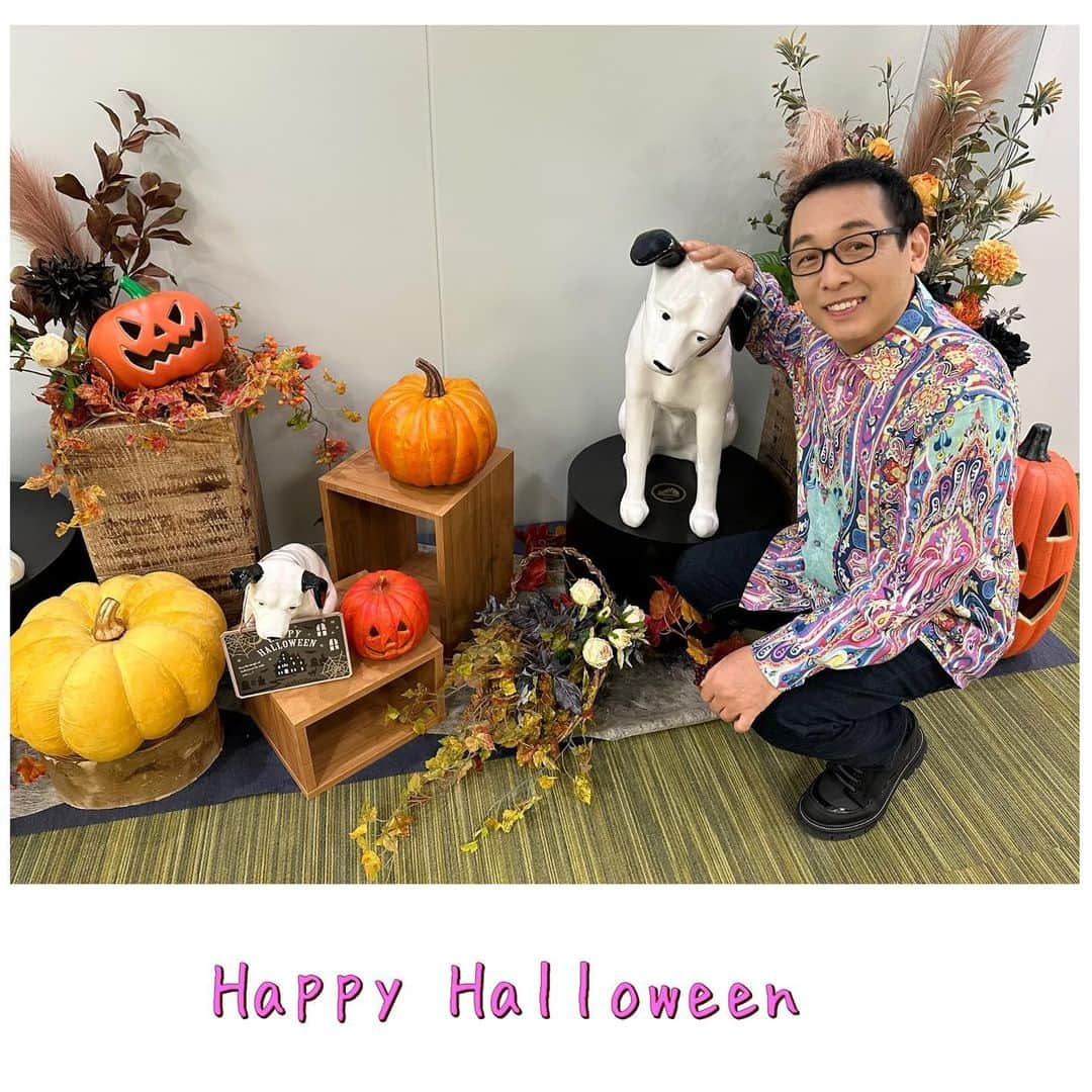 さだまさしさんのインスタグラム写真 - (さだまさしInstagram)「Halloween🎃 . #halloween  #ハロウィン #さだまさし #sadamasashi #ニッパー #ビクター犬」10月31日 12時25分 - sada_masashi