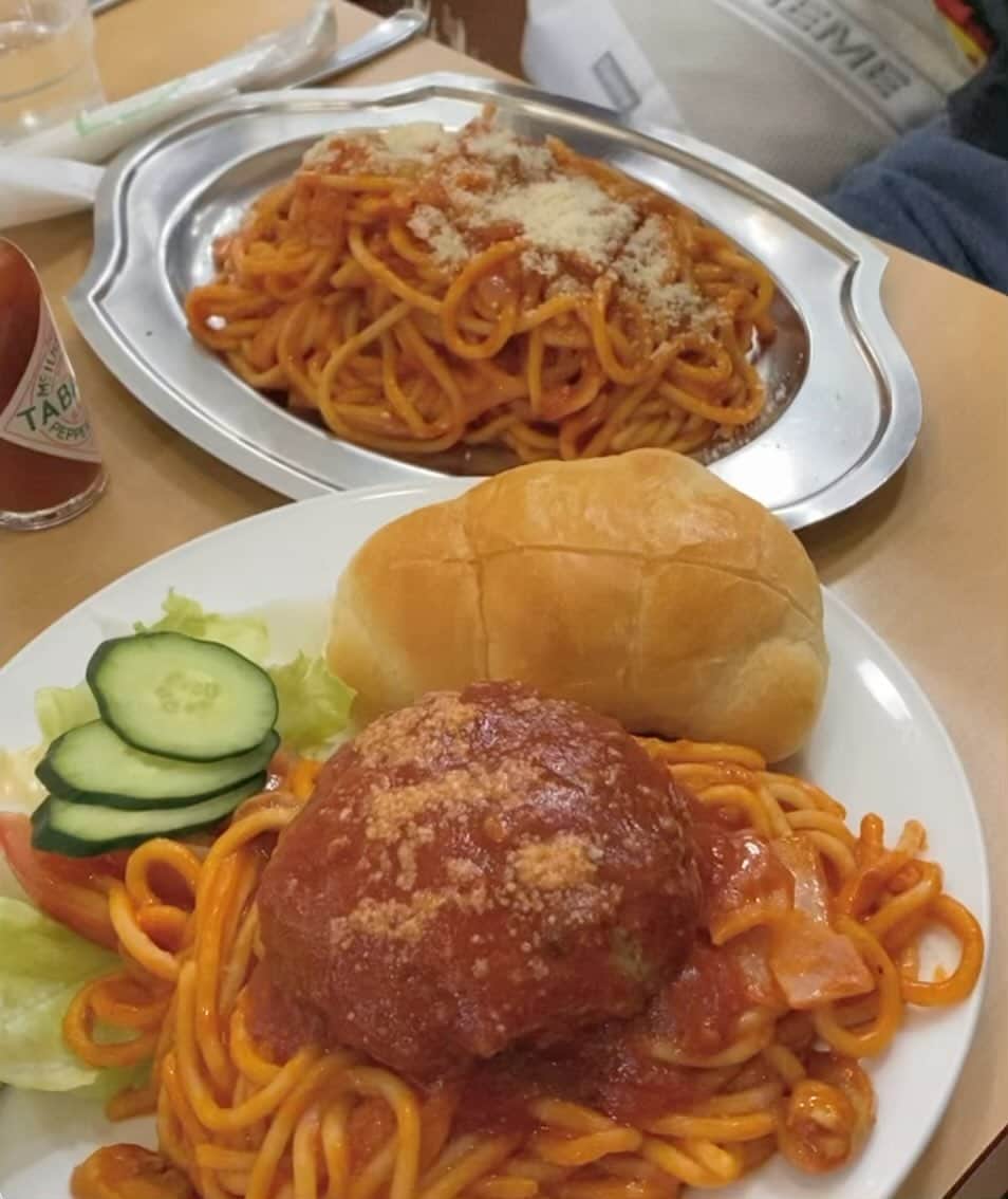 ネオンムーンのグルメインスタ