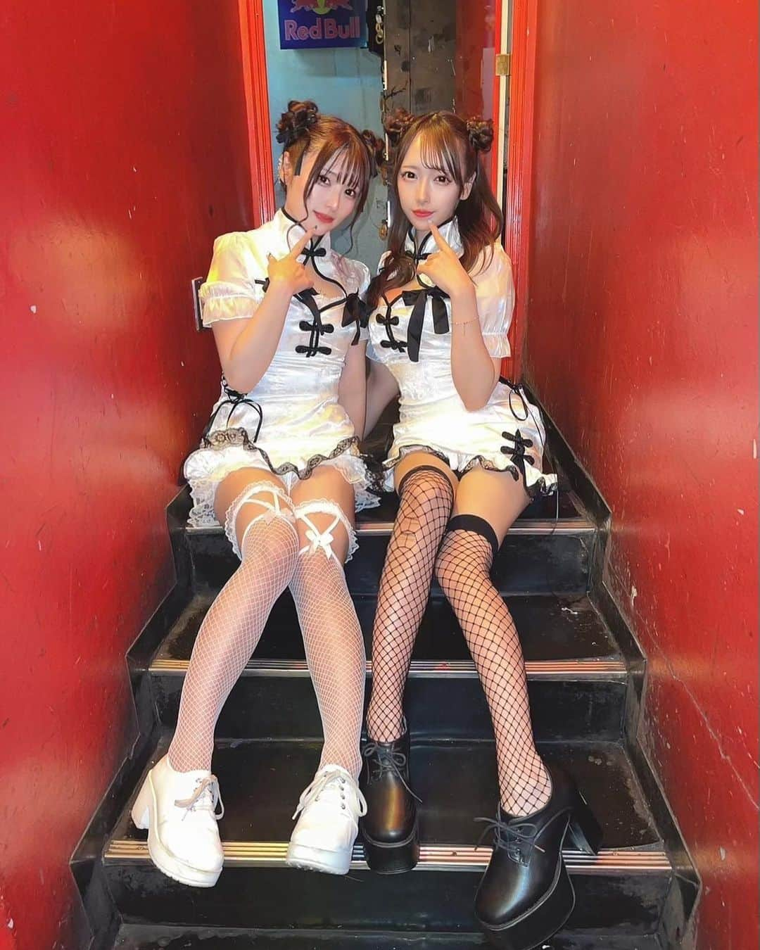 石井もえさんのインスタグラム写真 - (石井もえInstagram)「白黒♡❤︎  #チャイナ #チャイナ服　#コスプレ　#チャイナコスプレ #ハロウィン　#お姉さん #お姉さん系 #お姉さんコーデ #お姉さんの誘惑 #ロリ」10月31日 12時29分 - momo_tenchan