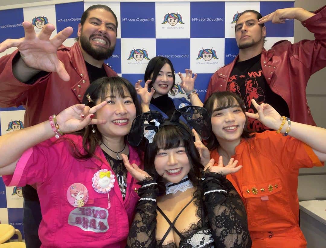 ツジ・ルイスさんのインスタグラム写真 - (ツジ・ルイスInstagram)「10月の #渋谷クロスFM #プ女子の世界 ノ・ゾ・キ・ア・ナ ゲストは全日本プロレスより、斉藤レイ選手、斉藤ジュン選手でした☺️  リングで見るサイズ感より、圧倒的に大きい🥹 クールな兄と野獣な弟ですごいかっこよかったです！  お話も面白かった〜  皆もYouTube『タクシー飯』で検索！  #ツジルイス #portrait #beauty #japanesegirl #健康美 #日本的 #性感 #ar #インスタグラビア #內衣 #性感 #內衣 #奶 #泳衣 #体型維持 #粉我 #japan #ties #glam #love #girlsday #cosplay #cosplaygirl #cosplaysexy #japaneselesson #japaneselanguage」10月31日 12時43分 - ruis0119