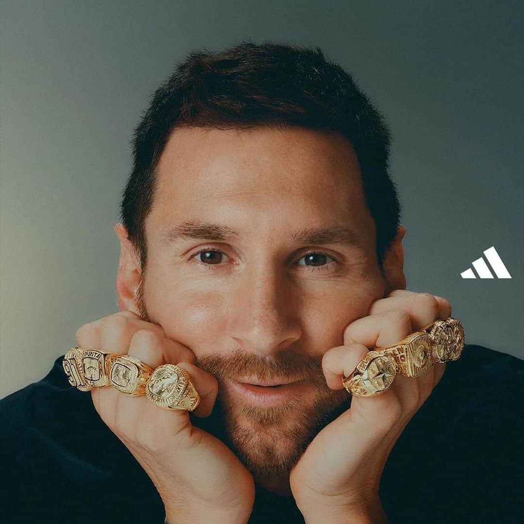 Nice Kicksさんのインスタグラム写真 - (Nice KicksInstagram)「Lionel Messi is simply the 𝙂𝙍𝙀𝙄𝙂𝙃𝙏𝙀𝙎𝙏 ✨」10月31日 13時03分 - nicekicks
