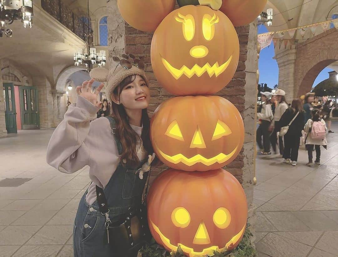 Riicoさんのインスタグラム写真 - (RiicoInstagram)「2023👻 ・ 🎃はっぴぃはろうぃん🎃🧡💜 ・ #halloween  #happyhalloween  #disneysea」10月31日 13時06分 - riico123ta