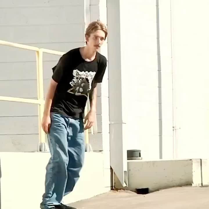 スケートボードのカリフォルニアストリートのインスタグラム