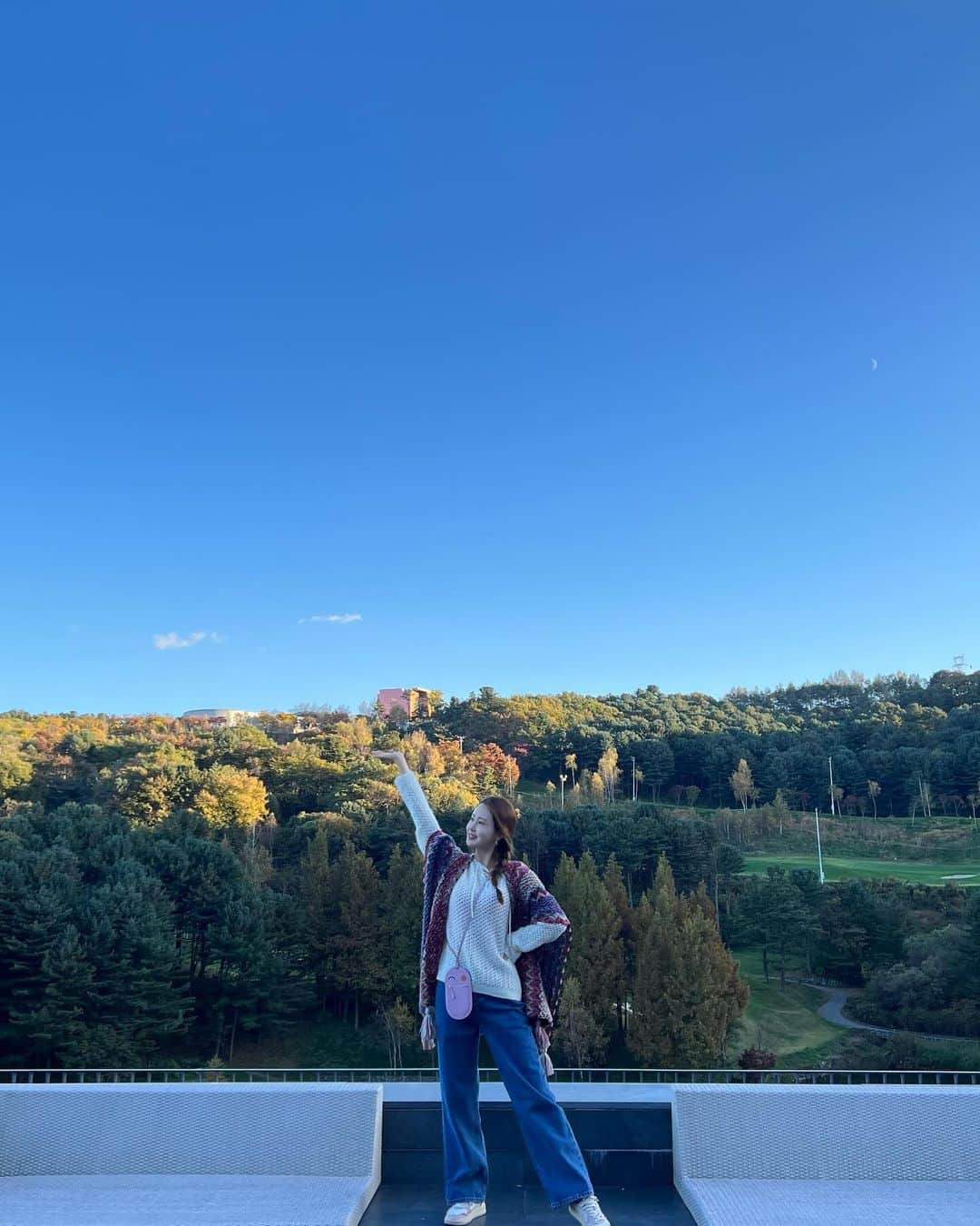 イ・ダヘさんのインスタグラム写真 - (イ・ダヘInstagram)「#autumnvibes🍁 #girlsdayout #ananti #papeclement」10月31日 13時29分 - leedahey4eva