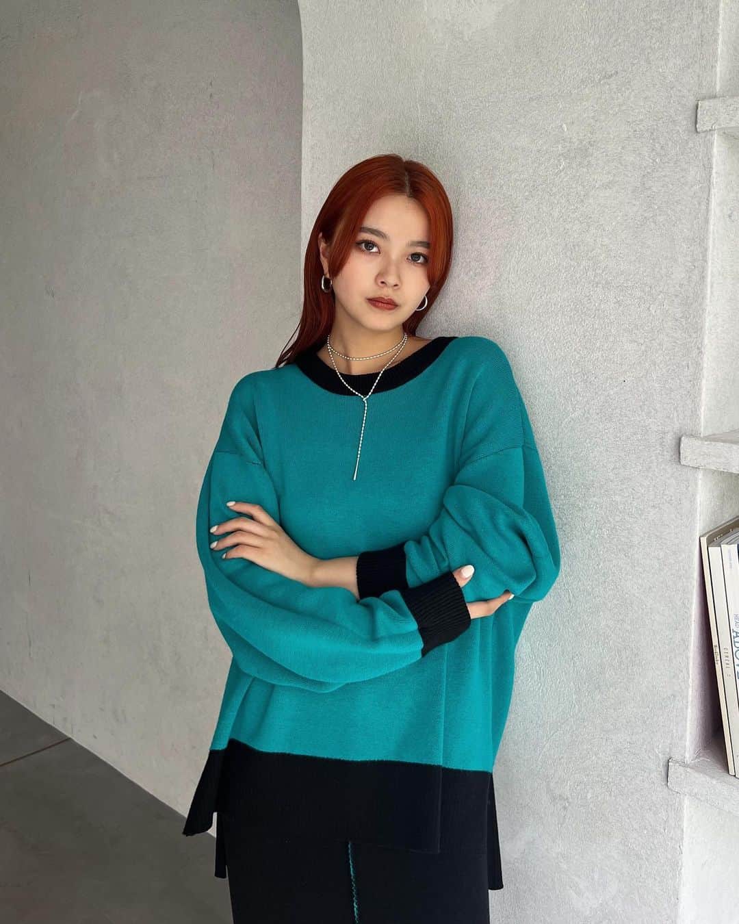 のインスタグラム：「ㅤㅤㅤㅤㅤㅤㅤㅤㅤㅤㅤㅤㅤ #SLY_info @miyu_sasaki17【164cm】 ルクア大阪店スタッフ _________________________________ SLY店舗・WEBSTORE・ZOZOTOWNにて販売中 ☑︎REVERSIBLE KNIT TOPS (030GAZ70-1650) BLK,IVOY,BRN ㅤㅤㅤㅤㅤㅤㅤㅤㅤㅤㅤㅤㅤ ☑︎REVERSIBLE KNIT SLIT SK (030GAZ71-1660) BLK,IVOY,BRN ㅤㅤㅤㅤㅤㅤㅤㅤㅤㅤㅤㅤㅤ ☑︎BALL CHAIN N/C (030GS056-3920) SLV ㅤㅤㅤㅤㅤㅤㅤㅤㅤㅤㅤㅤㅤ ☑︎S BADGE 2WAY BAG (030GAA55-5780) BLK,O/WHT ㅤㅤㅤㅤㅤㅤㅤㅤㅤㅤㅤㅤㅤ ☑CHELSEA SHORT BOOTS (030GAY55-2330) BLK,IVOY __________________________________ ※配送の都合により発売日が異なる場合がございます。 ※店舗により在庫状況が異なります。 #SLY #SLY_fav」