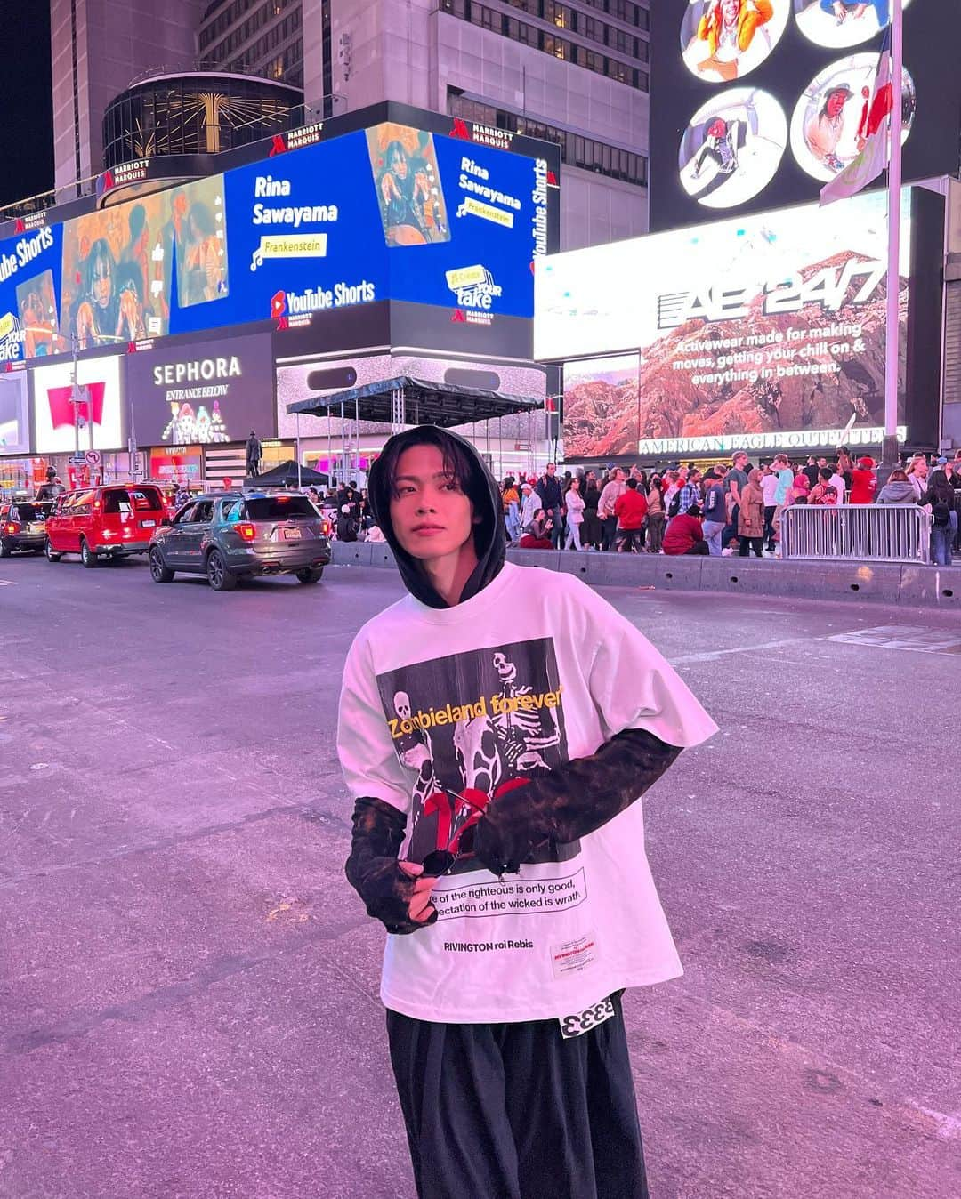 やまとさんのインスタグラム写真 - (やまとInstagram)「Happy Halloween🎃👻💀  T-shirt: @rrr123label  Hoodie: @diesel  Skirt: @balenciaga  Sneaker: @rickowensonline」10月31日 13時41分 - com.yamato