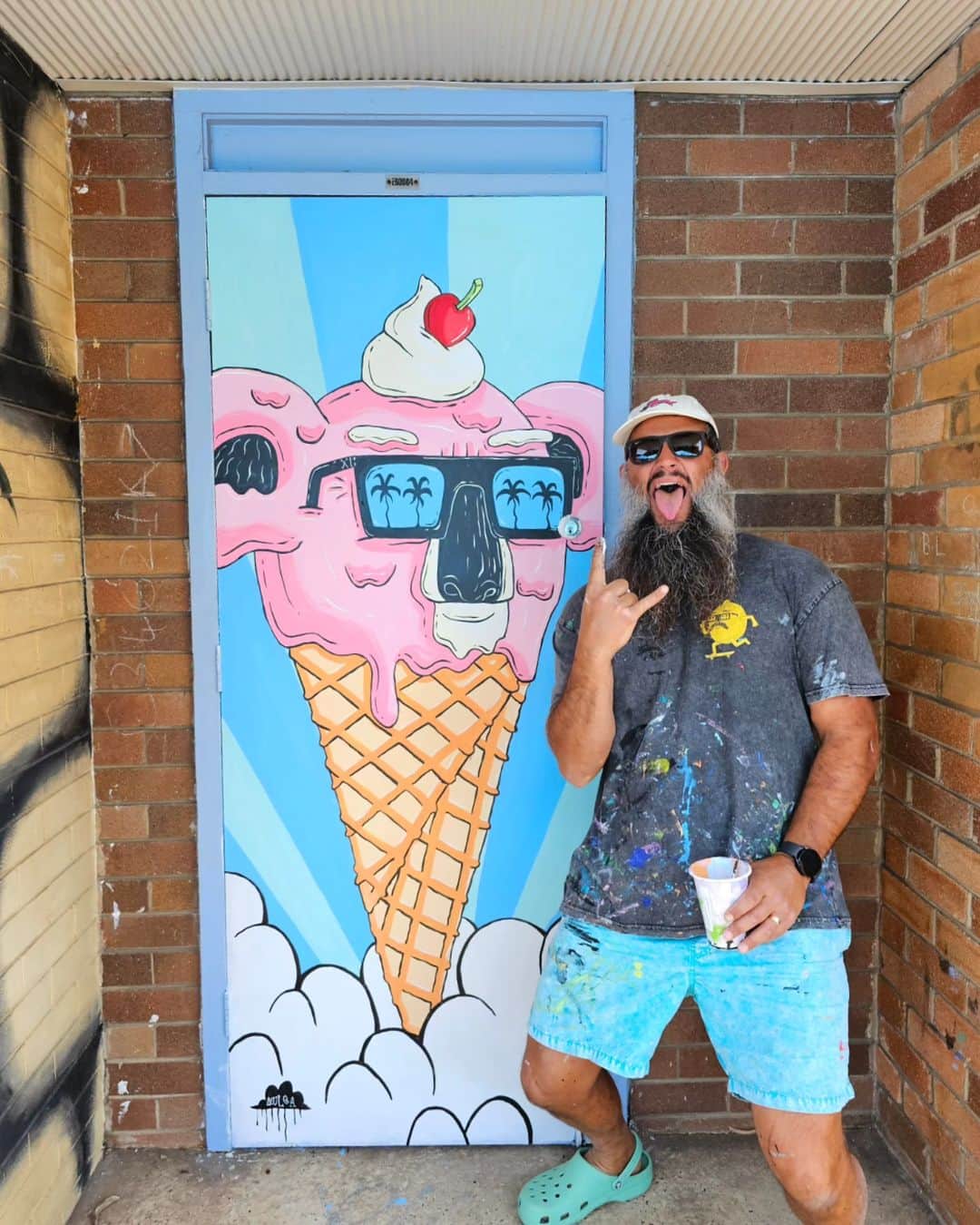 MULGAのインスタグラム：「I've been painting heaps of doors and murals at schools lately 🚪🚪🚪⁣ ⁣ These are all the doors from my recent door painting project at Malabar Public School 🐨🦩🐯🦒🦍🐸🦈⁣ ⁣ Big thanks to Kristy and the crew at Malabar Public School for getting me back for more art making. ⁣ ⁣ Hit my up for a no obligation quote for some Mulga paint action at your school⁣ 🎨😎🎨」