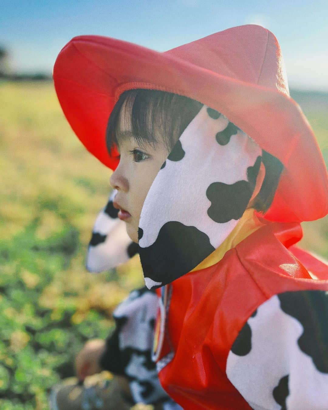 日下部ゆいこさんのインスタグラム写真 - (日下部ゆいこInstagram)「. . ハロウィン。 . 今年は子供たちの希望通りに 長男、忍者 次男、パウパトロールのマーシャル . . 土日、ハロウィンイベントにかこつけて 永遠にお菓子だけ食べていたので しばらくお菓子は禁止にしたい。 あ、でも今日がハロウィン本番だ。 きょ、今日はいっか。 (そしてそのまま流されていく) . . #ハロウィン#halloween#男の子#男の子ママ#男の子兄弟#仮装」10月31日 13時53分 - yuiko_kusakabe