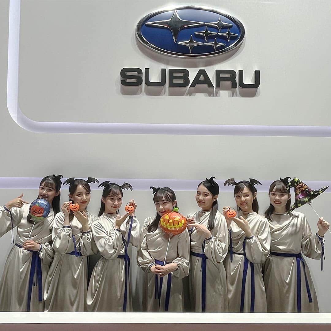 株式会社SUBARUのインスタグラム：「【JAPAN MOBILITY SHOW 2023】  Happy Halloween！  今年のハロウィンは、JMS2023でも活躍中の、スバルスターズの仮装姿をお届け！ SUBARU ブースではスバルスターズのプレゼンテーションも実施しています！  ぜひお越しください！  ※撮影時のみの仮装となります。  #SUBARU #スバル #SUBARUJMS #スバルスターズ #JMS2023 #ジャパンモビリティーショー #ハロウィン」