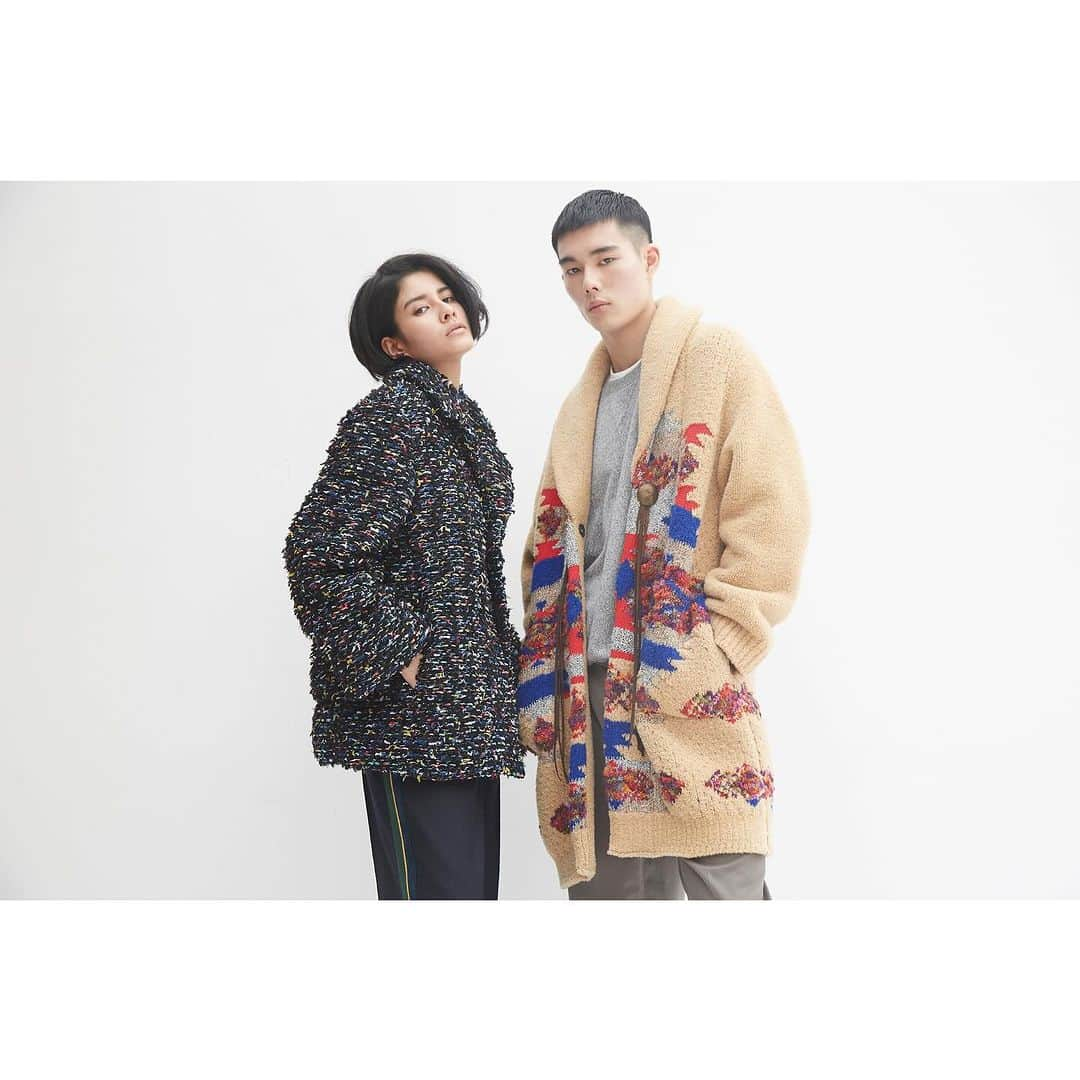 コーヘンのインスタグラム：「⁡ ⁡ アーカイブコレクションより、ブランドのアイコニックアイテムであるNATIVE JACQUARD COATを復刻し、Yonetomi  STORE店頭及びONLINE STORE限定での販売をスタートしました。 ⁡ ぜひチェックしてみてください。 ⁡ ⁡ <NATIVE JACQUARD COAT> SIZE:1/2/3(UNISEX) COLOR:BEIGE PRICE:103,400円(tax in) 取扱先:Yonetomi  STORE店頭/ONLINE @yonetomistore  ⁡ ⁡ ⁡ #yonetomistore  #ヨネトミストア #yonetomi  #米富繊維 #knit #ニット #yamagata  #山形ニット  #coohem #コーヘン」