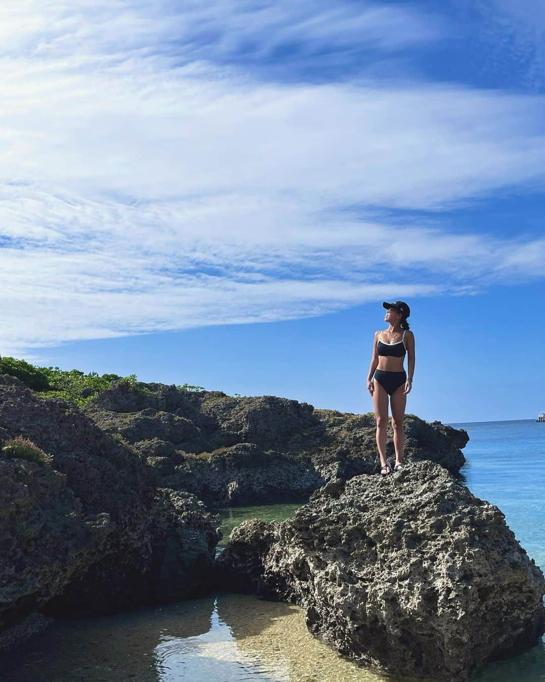 YAMADAARISAさんのインスタグラム写真 - (YAMADAARISAInstagram)「穴場ビーチ⛱️ 📍35エンドビーチ  人の居ない場所でのんびりできて 最高だったなぁ〜🤟🏾💕  Bikini👙 @alexiastam_official  Sandal 🩴 @oofos.jp   w// @yuuun0813  一緒に海入れて良かった〜🤿 今回は奇跡が重なりまくった充実感💯  #沖縄 #離島好き #宮古島 #宮古島旅行 #宮古島観光 #穴場ビーチ #35エンドビーチ #下地島 #宮古ブルー #伊良部ブルー #伊良部大橋 #海好き女子#思い出pic #旅好き女子 #タビジョ #ダレカニミセタイウミ #ビキニ女子 #お揃いコーデ #アリシアスタン #ウーフォス #アリシアスタン好きな人と繋がりたい #宮古島好きな人と繋がりたい #okinawajapan #miyakojima #miyakoisland #miyakoblue #bikini👙 #alexiastam #alexiastambeachtrip #genic_miyakojima」10月31日 14時20分 - _arisaru73_