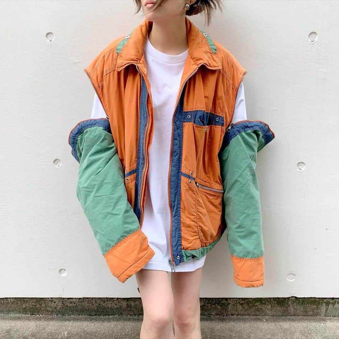 birthdeathのインスタグラム：「New Arrival  90's Detachable puffer jacket  UNUSED - PLAYBOY print Long sleeve T-shirt (White)  #birthdeath #vintage」