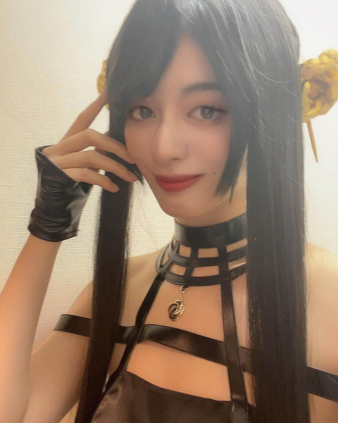 加藤美帆のインスタグラム：「👻🎃HappyHalloween🎃👻  ハロウィンみなさんいかがお過ごしですか🥹🥹 今回ど平日だから、お仕事マンの方が多いと思うのでこれみてハロウィン感じてくださいまし🎃  #fyp #happyhalloween  #halloween  #cosplay  #cosplaygirl  #spyfamily  #コスプレ #スパイファミリー #ハロウィン #ハロウィンコスプレ」