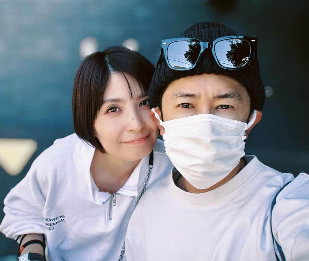 カジサック&ヨメサックのインスタグラム：「はるちゃんの幼稚園のお迎えまでカジカジの中の人とデートしました♡」