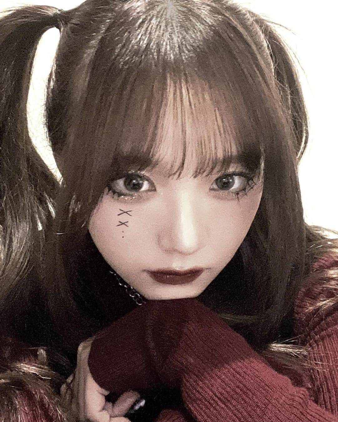 稲場愛香さんのインスタグラム写真 - (稲場愛香Instagram)「👻†❤︎ ⁡ Halloween 🩶 ⁡ ⁡ #ハロウィン #ハロウィンメイク #Halloween  #今年はこういうのがわりと流行ってるみたい ？ #アイラインでお絵描き 🎨✍🖤🕸🤡 #稲場愛香」10月31日 21時02分 - manaka_inaba.official