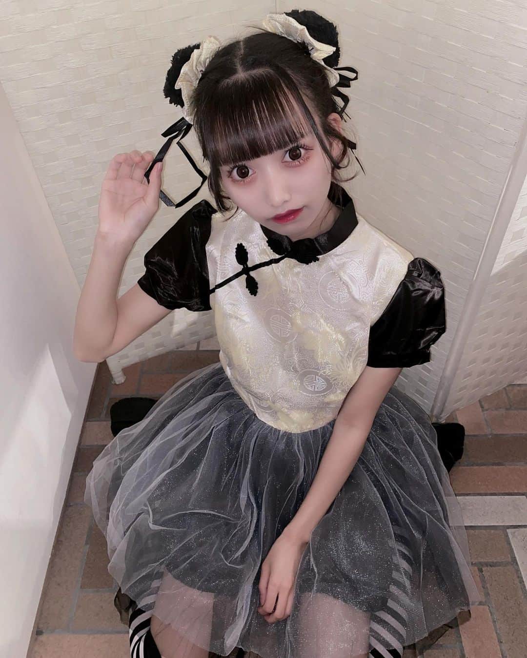 れものインスタグラム：「. . 過去picハロウィン 🎃🦇🕸 . . . . . . . . . #量産型  #病みかわいい #地雷女 #量産型コーデ #量産型女子 #地雷 #量産型ヲタク #selca  #自撮り女子 #自撮り界隈 #ゴスロリ #좋아요 #셀카 #셀피 #메이크업 #팔로우 #meido #카페 #셀스타그램 #ロリィタ #ジラジョ #ハロウィンコスプレ #halloweencostume #チャイナドレス #ハロウィン仮装 #panda #china #チャイナドレス #chinagirl #チャイナ服 #チャイナ」