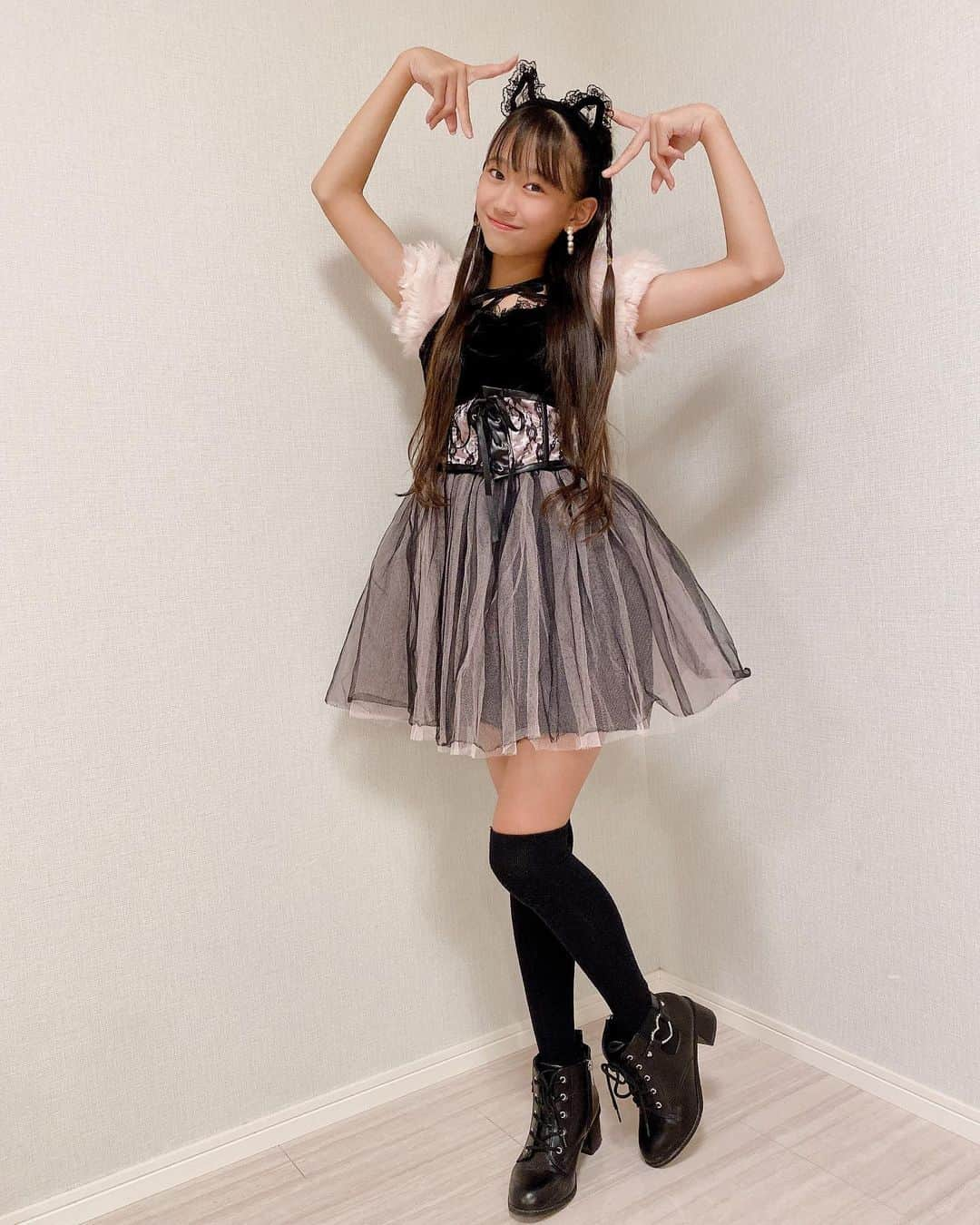 藤林夢さんのインスタグラム写真 - (藤林夢Instagram)「🎃🐈‍⬛HappyHalloween🐈‍⬛🎃  💓11月10日(金)💓 アクアガーデンテラス(大阪)👗ドレス撮影会📸💕 💗夢💗参加します❣️❣️❣️  ⛪️チャペルorカフェ🍹を選ぶ事ができるなど、 詳しい情報は→💗夢💗のInstagramプロフィールURLをタップ👆【シスタ公式LINE登録OK】で、すぐにCheckする事が出来ます😉🙏💕✨  ❤️ぜひ、お好きな時間をゲットして下さい❤️ よろしくお願いします💓😋📸💓  ❤︎ ❤︎ ❤︎  #シスタ撮影会 #ドレス撮影会 #大阪 #個撮 #個人撮影会 #藤林夢#夢#ゆめ#ユメ#yume#okinawa#japan#girl#4xstAr5#シスタ#dance#sing#model#japanese#pink#ティーンアイドル#アイドル#プレティーン#idol#ジュニアアイドル#最強#小学生#女の子#モデル#💗」10月31日 20時55分 - yumemama.mini