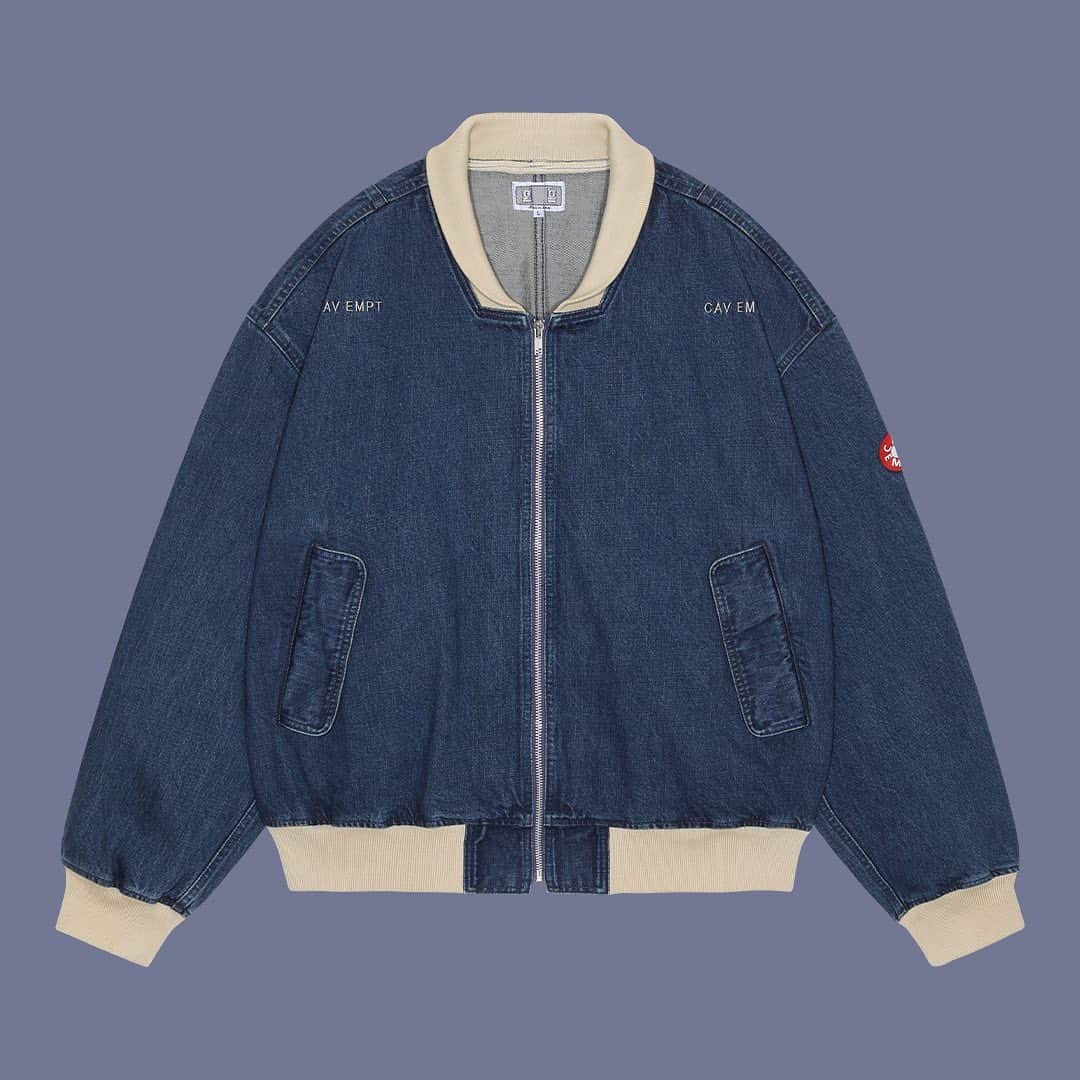 シーイーのインスタグラム：「WASHED DENIM ZIP JACKET ⁡ 🇯🇵 Friday 3 November 9AM 🇬🇧 Friday 3 November 12AM 🇺🇸 Thursday 2 November 8PM EDT ⁡ CAVEMPT.COM C.E SHOP TOKYO」