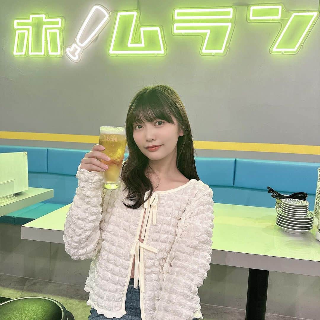 松下玲緒菜さんのインスタグラム写真 - (松下玲緒菜Instagram)「happy Halloween🎃 . このあいだごはん食べに行ったところめちゃかわいかったの！ . 麻婆豆腐も辛口あって美味しかった〜〜 . ハロウィン感全くないけどごめんね🎃 . . . @homerun0315 #西口酒場ホームラン #新宿西口 #新宿西口グルメ #新宿西口居酒屋 #新宿西口バー #昭和レトロポップ #昭和レトロ雑貨 #新宿居酒屋」10月31日 20時56分 - matsushita_reona