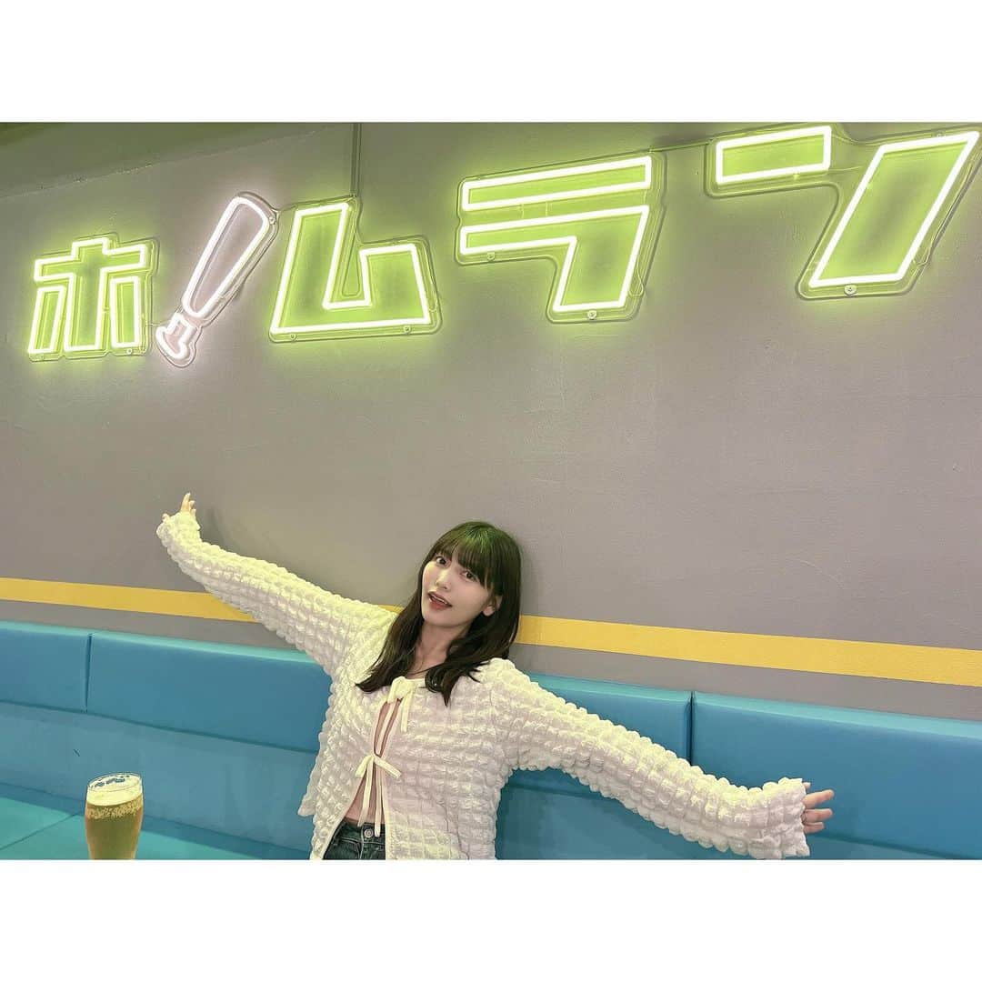 松下玲緒菜さんのインスタグラム写真 - (松下玲緒菜Instagram)「happy Halloween🎃 . このあいだごはん食べに行ったところめちゃかわいかったの！ . 麻婆豆腐も辛口あって美味しかった〜〜 . ハロウィン感全くないけどごめんね🎃 . . . @homerun0315 #西口酒場ホームラン #新宿西口 #新宿西口グルメ #新宿西口居酒屋 #新宿西口バー #昭和レトロポップ #昭和レトロ雑貨 #新宿居酒屋」10月31日 20時56分 - matsushita_reona