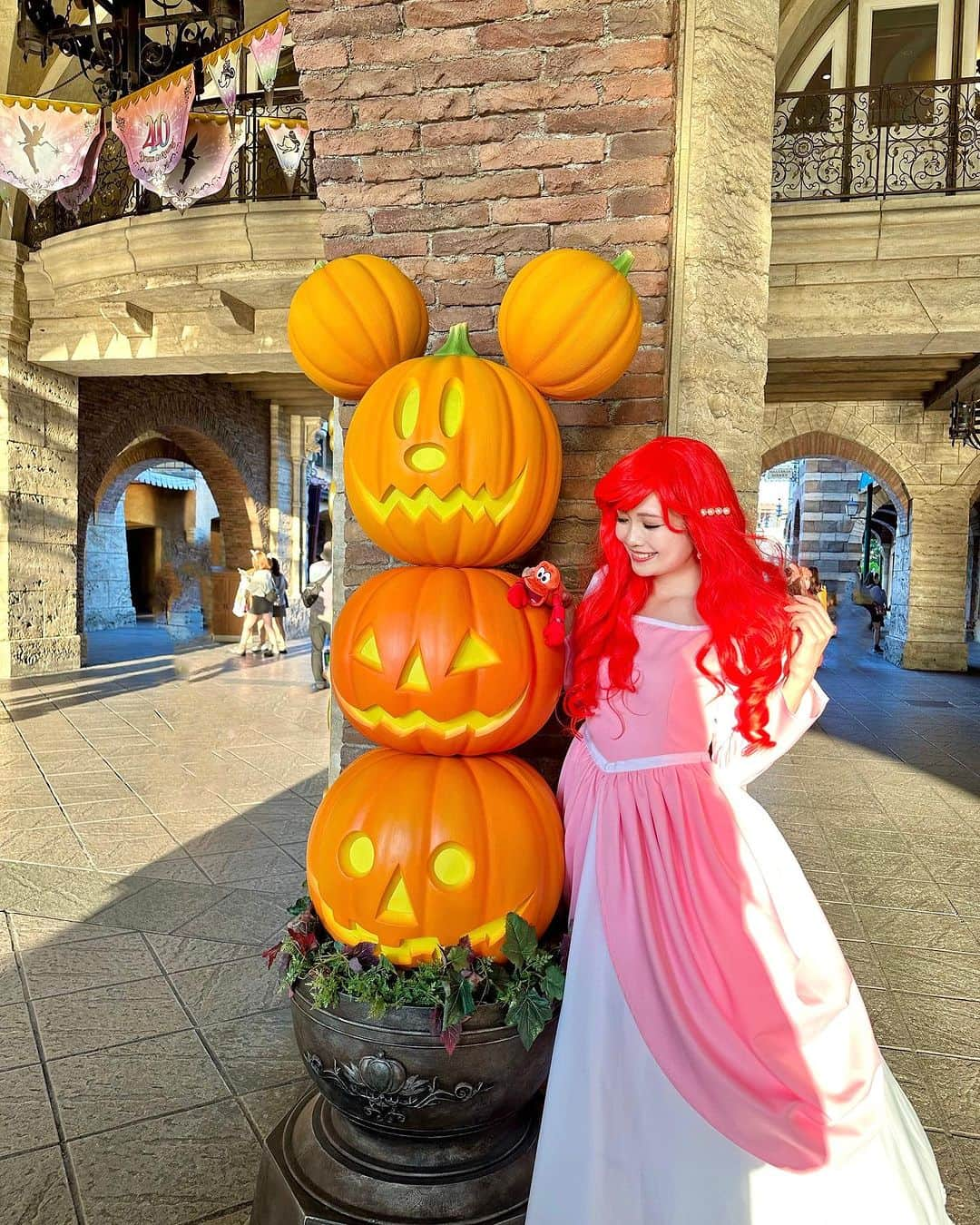 浅井麻里さんのインスタグラム写真 - (浅井麻里Instagram)「🎃Disney Halloween👻 ⁡ 💫 𝓗𝓪𝓹𝓹𝔂 𝓗𝓪𝓵𝓵𝓸𝔀𝓮𝓮𝓷 💫 ⁡ 🧜‍♀️アリエル＆ヴァネッサ🐙💜 ⁡ ⁡ ⁡ #ディズニーハロウィン #ディズニーハロウィーン #東京ディズニーシー #Dハロ #ディズニーシー #Dハロ仮装 #Dハロ仮装2023 #アリエル #アリエル仮装 #ヴァネッサ #リトルマーメイド #littlemermaid #tokyodisneysea #disneysea #東京ディズニーリゾート #ディズニー仮装 #tokyodisneyresort #disneyhalloween #プリンセス仮装」10月31日 20時57分 - mari_asai_625