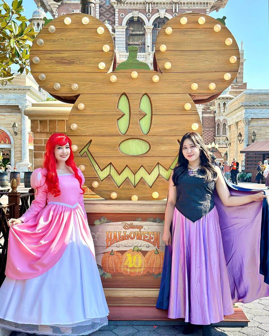 浅井麻里のインスタグラム：「🎃Disney Halloween👻 ⁡ 💫 𝓗𝓪𝓹𝓹𝔂 𝓗𝓪𝓵𝓵𝓸𝔀𝓮𝓮𝓷 💫 ⁡ 🧜‍♀️アリエル＆ヴァネッサ🐙💜 ⁡ ⁡ ⁡ #ディズニーハロウィン #ディズニーハロウィーン #東京ディズニーシー #Dハロ #ディズニーシー #Dハロ仮装 #Dハロ仮装2023 #アリエル #アリエル仮装 #ヴァネッサ #リトルマーメイド #littlemermaid #tokyodisneysea #disneysea #東京ディズニーリゾート #ディズニー仮装 #tokyodisneyresort #disneyhalloween #プリンセス仮装」