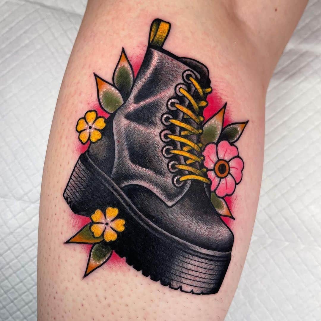 ドクターマーチンのインスタグラム：「When wearing Docs on your feet isn't enough. Would you get your favourite pair tattooed? Show off your artwork by tagging us in your photos, for a chance to be featured here.」
