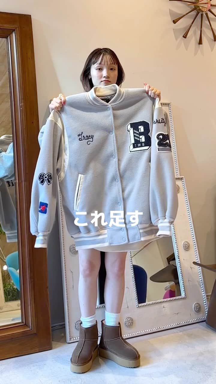 w closetのインスタグラム：「【 pick up item 】  "このコーデ可愛いと思ったらいいね♡" ________________  刺繍ケーブル柄カーディガン ¥4,950 color : オフホワイト　レッド　グレー　ネイビー　グリーン  プリーツミニスカート ¥5,940 color : ベージュ　グレー　ベージュチェック  ワッペン刺繍スタジャン ¥12,980 color : グレー　ネイビー  厚底ムートンブーツ ¥8,910 color : キャメル　ブラック _______________  #wcloset#ダブルクローゼット#wclo_snap#トレンドアイテム#カラーコーディネート#秋ファッション#秋コーディネート#コーディネート#差し色コーデ#秋コーデ#カジュアルコーデ#カラーコーデ#トレンドコーデ#大人カジュアルコーデ#ニット#20代コーデ#ニットコーデ#クロップド#クロップド丈#ショート丈#ショート丈トップス #ニットコーディネート#ケーブル#ケーブルニット#ネイビーコーデ#スタジャン#秋アウター#プリーツスカート#ムートンブーツ#スカートコーデ」