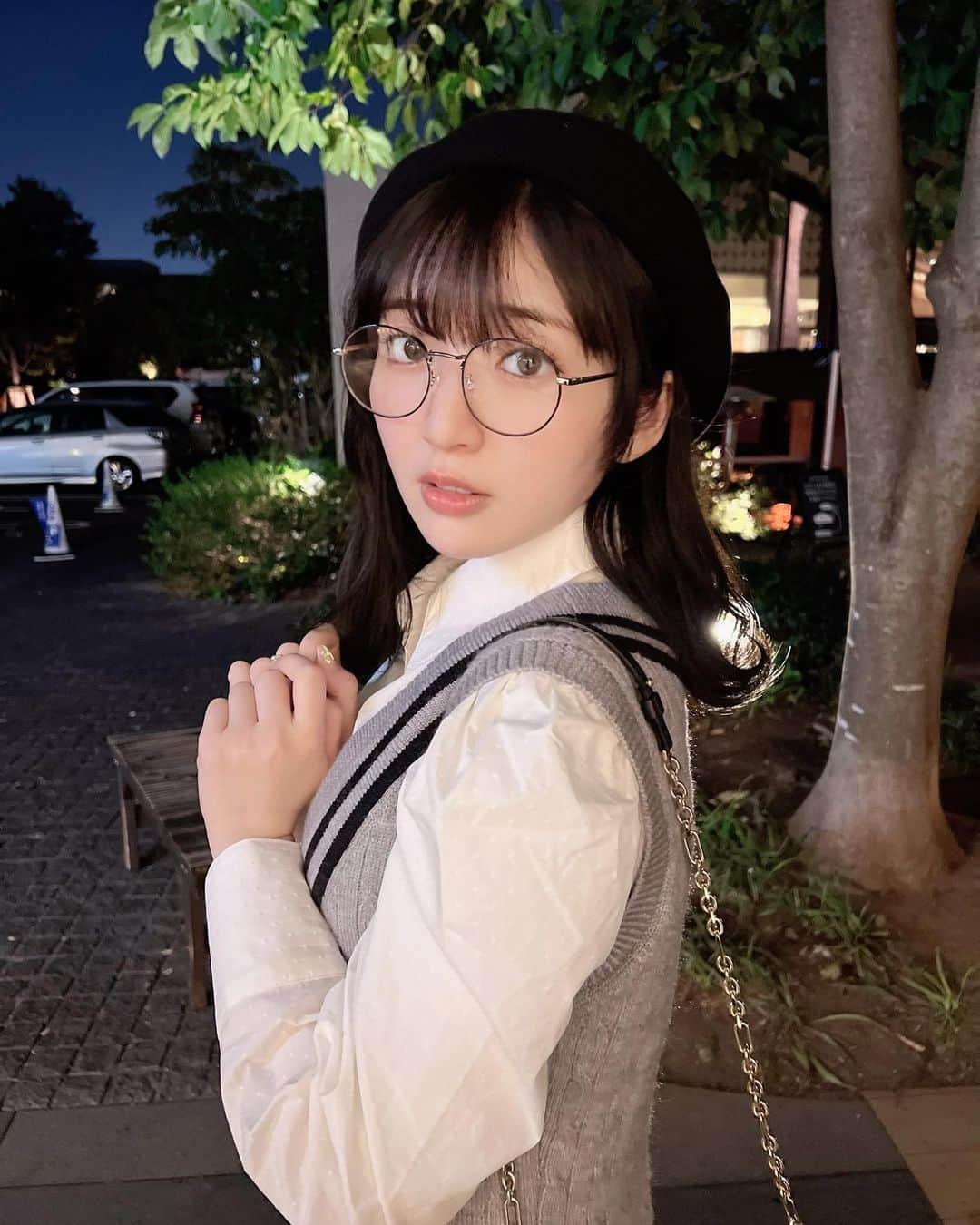 豊田萌絵のインスタグラム：「最近メガネはまってる👓  #もえしふく」