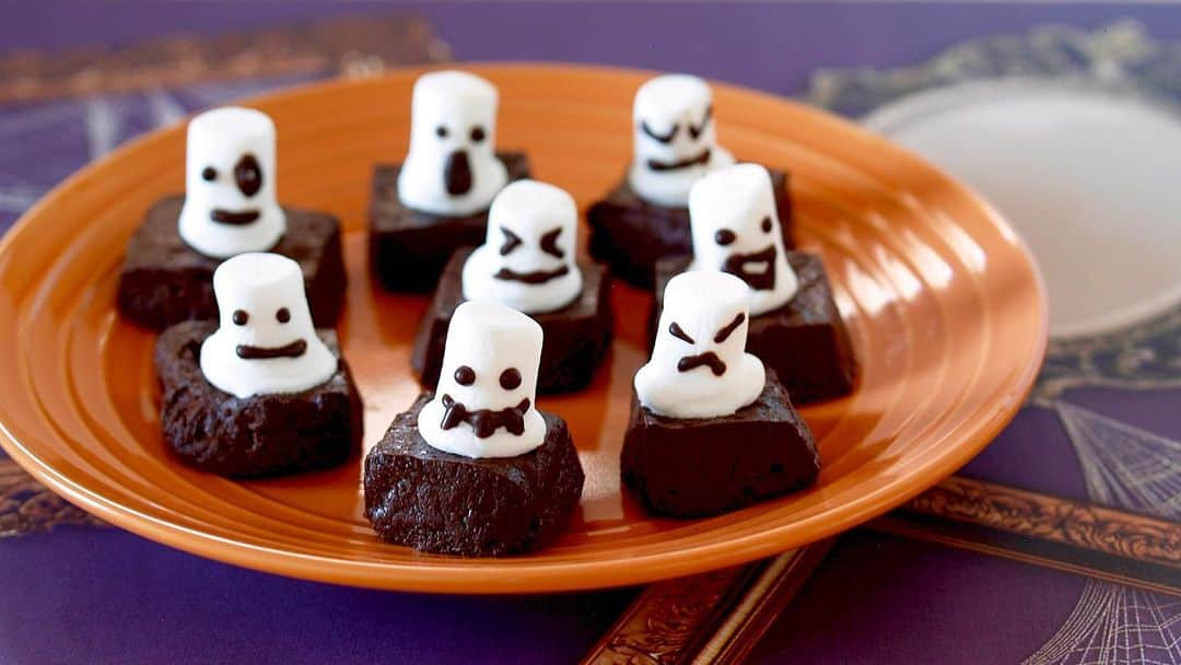 ochikeronさんのインスタグラム写真 - (ochikeronInstagram)「3 Ingredients Baked Chocolate 👻 Last-minute recipe for Halloween @ochikeron   #halloween #halloweenrecipes #3ingredients #ハロウィン #ハロウィンレシピ」10月31日 15時43分 - ochikeron