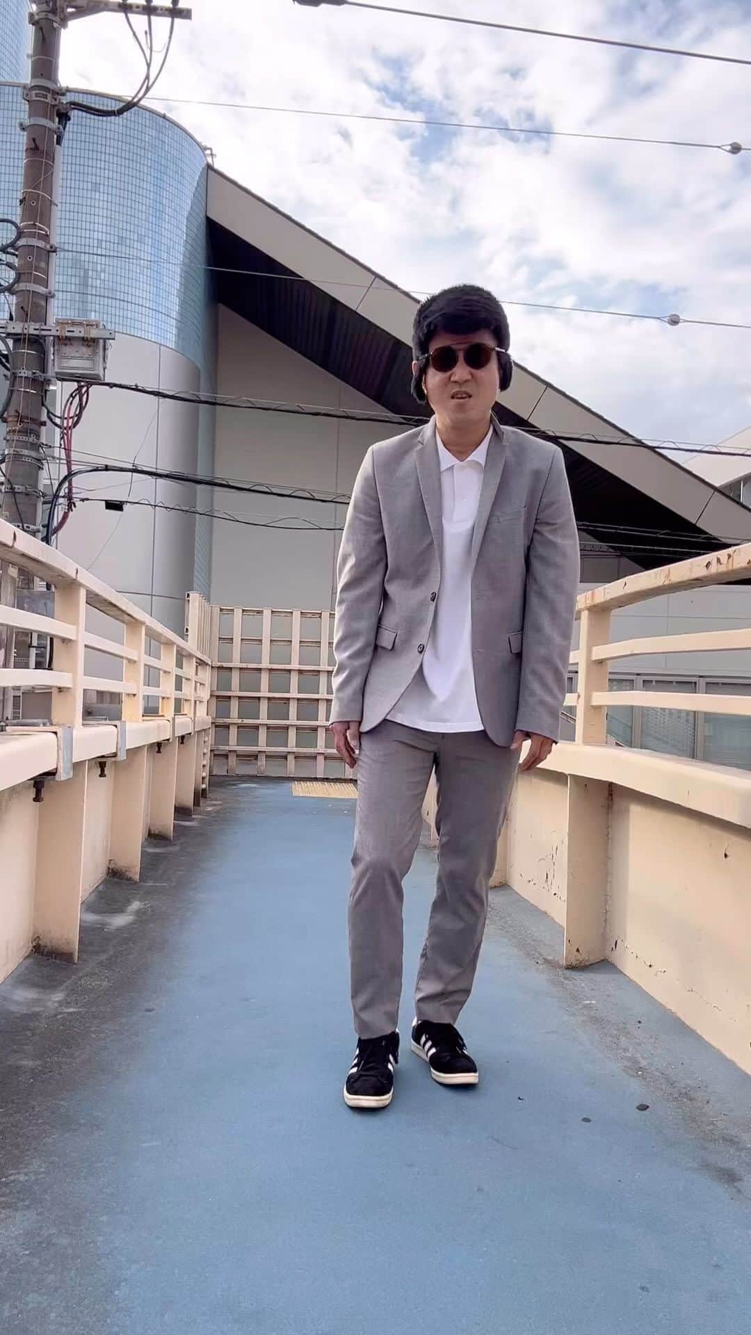のインスタグラム：「朗読ぷー　桃太郎(またまた中編) すんません終わろうとしたんすけど、2分になったので切りました。 #朗読 #読み聞かせ #子供 #大人 #おたこぷー #桃太郎」