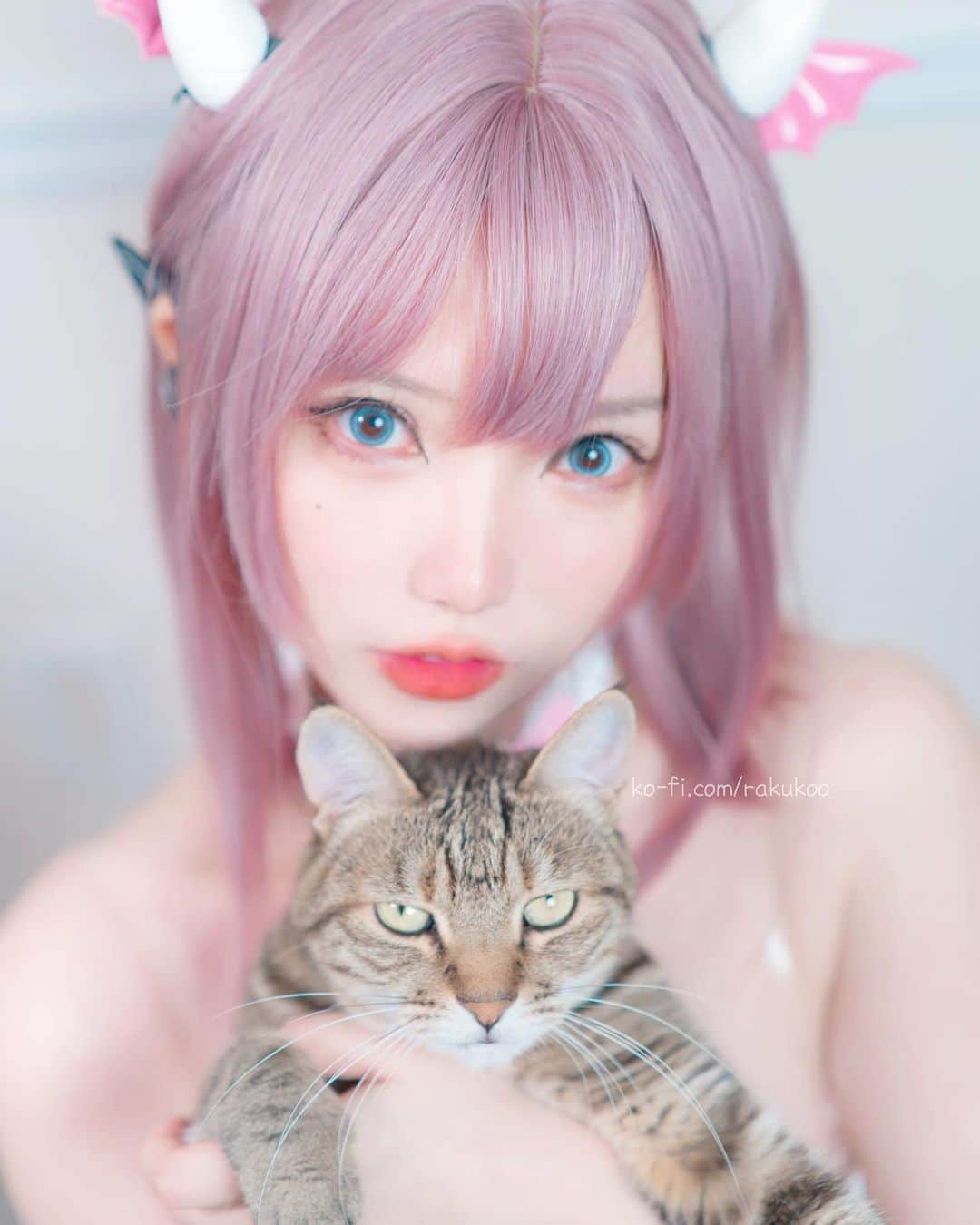 犬神洛洛子さんのインスタグラム写真 - (犬神洛洛子Instagram)「Halloween but pink devil!!💗💗 Here’s November photoset full 40p available on my kofi 💖 👀  #halloween2023 #cosplay #pinkhair #devilgirl」10月31日 15時45分 - rakukoo