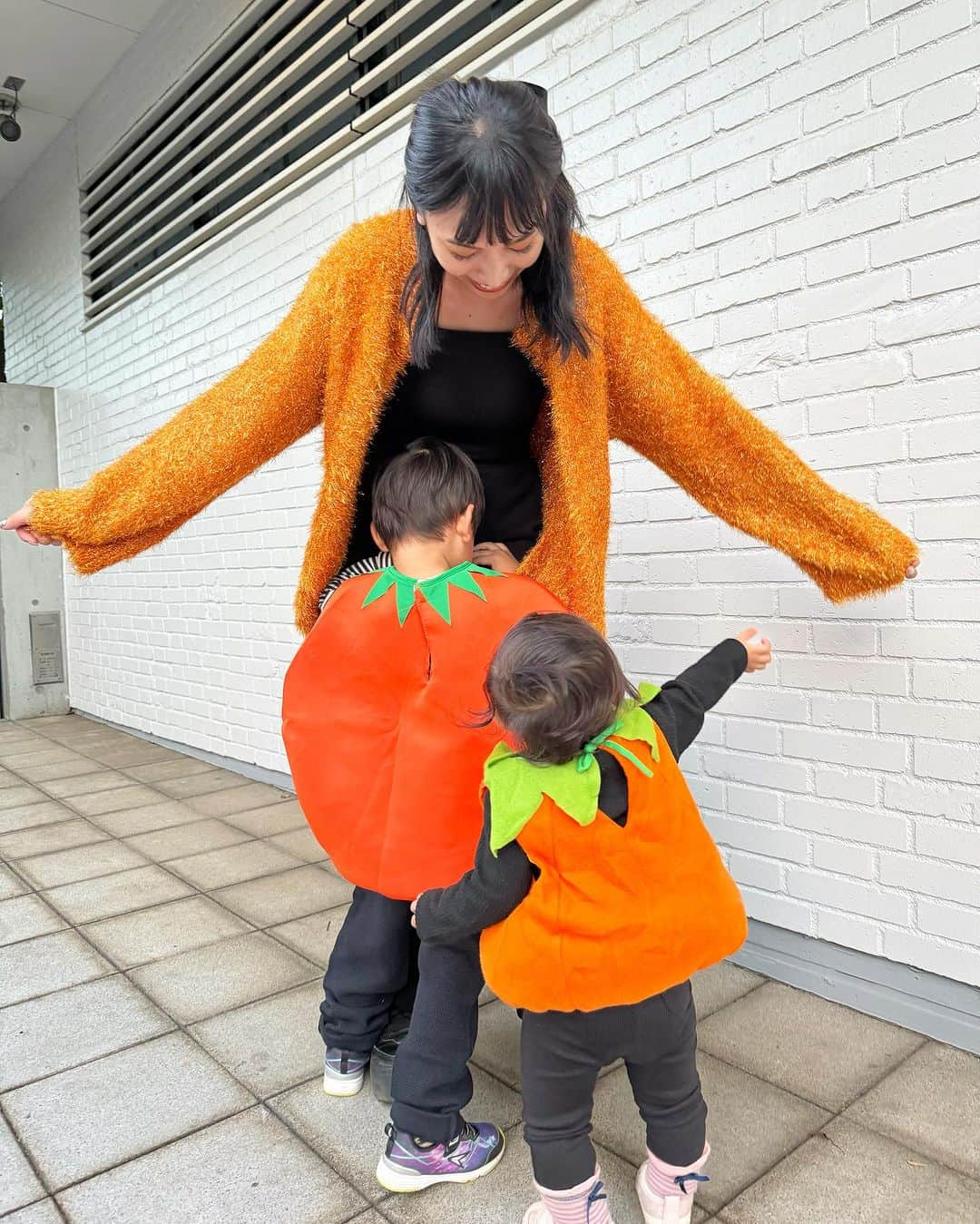 夏江紘実のインスタグラム：「. 普通に私服だけどハロウィンに馴染む服あった🥹🧡🎃💭 . . 🧡🎃🧡🎃🧡 #はろうぃん🎃」