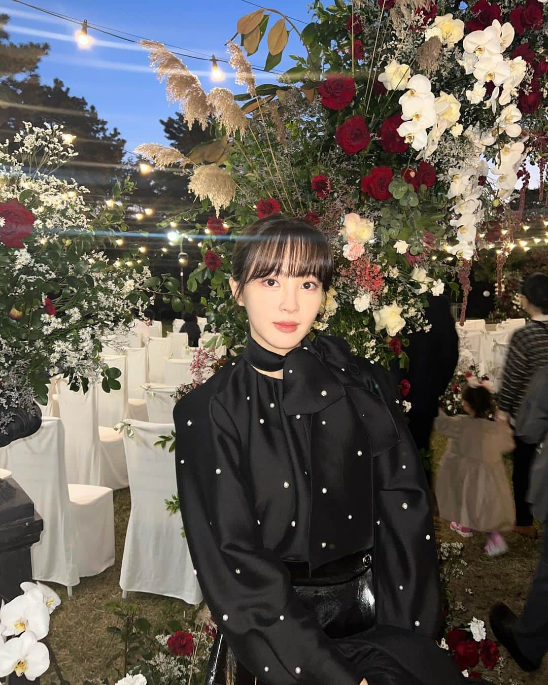 ジャング・ウネ・サングのインスタグラム：「야외결혼식장 예쁘고 춥네 우리언니 잘가라아✨ 와주신분들 감사합니다💓」