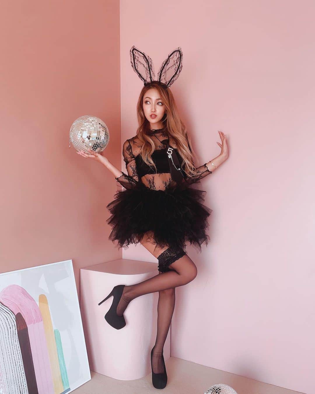 鈴木愛美のインスタグラム：「: @_vanityme_ 🐰🖤 《 @vanityme_costume 》  #Vanityme #vanitymecostume #コスプレ #halloween #halloweencostume #🎃」