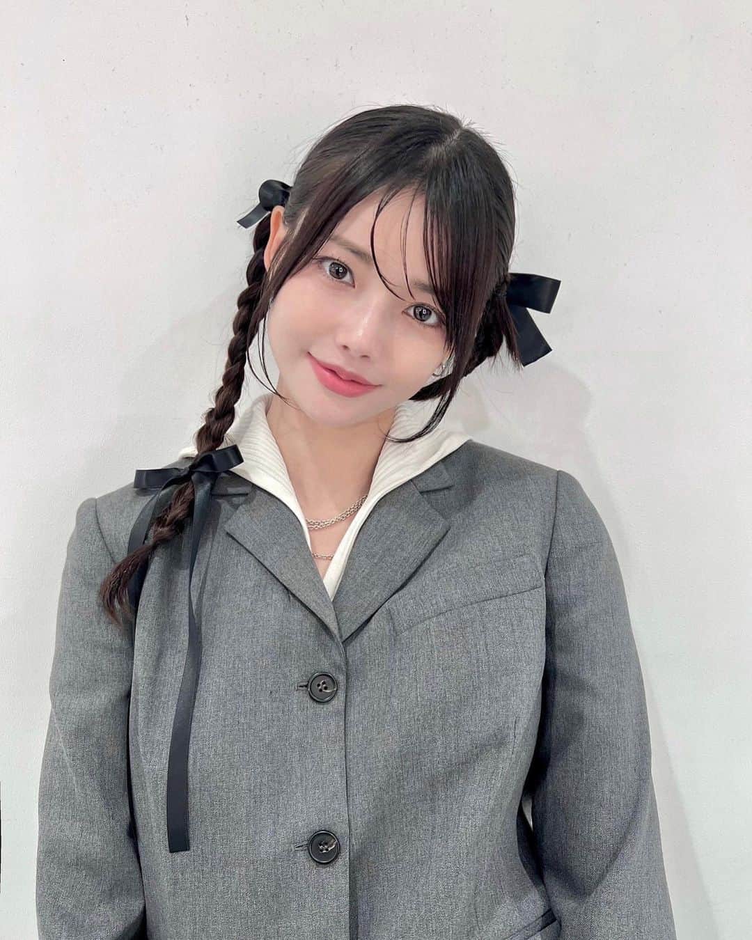 大西 祐也のインスタグラム：「한국친구 @hayeonsoo_ 🤝🏻 ㅤㅤㅤㅤㅤㅤㅤㅤㅤㅤㅤㅤㅤㅤㅤㅤㅤㅤㅤㅤㅤ ㅤㅤㅤㅤㅤㅤㅤㅤㅤㅤㅤㅤㅤ ㅤㅤㅤㅤㅤㅤㅤㅤㅤㅤㅤㅤㅤ ヨンスが遊びに来てくれた 🖤 cutしてribbon arrangeしたよ~ 🎀 고마워요. 또 와 🫶🏻」