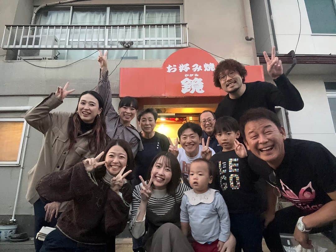 渕上沙紀さんのインスタグラム写真 - (渕上沙紀Instagram)「とってもとっても楽しい時間📸 ごぜん様さまを支えてくれるアーティストの皆さんによる、河村さん会に呼んでいただきました✨  メビウスのご実家、鏡できょうこさんの美味しいお料理をいただき、メビ太郎くんとウス次郎くんとお好み焼きを頬張り。 河村さんに聞きたいことを山ほど聞き、飛び交うトークにお腹を抱えて笑いました。  本当に温かい、楽しい時間だったなぁ〜！！  #メビウス #藤江潤二 さん #KENTAKIHARA さん #熊野 #鏡」10月31日 16時36分 - saki_fuchigami