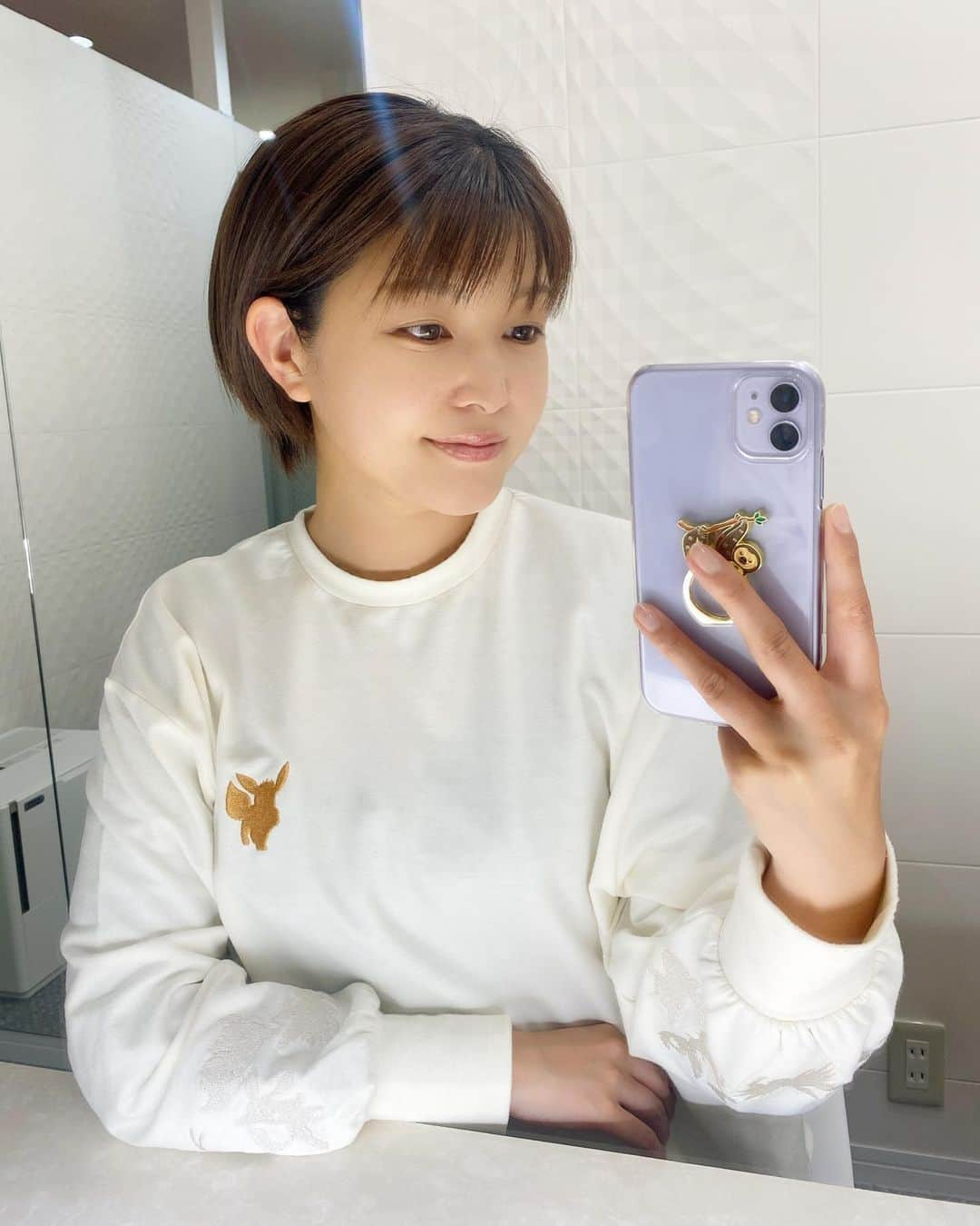 内村麻美のインスタグラム：「. . イーブイ連れて、ハリッチへ🎵 . 顔の乾燥、たるみ、筋肉の凝り 体のヤバめな凝り、血行の悪さ どうにかしてくれました。さすがです。 . #ハリッチ #ハリッチ福岡院  #美容鍼 #鍼灸」