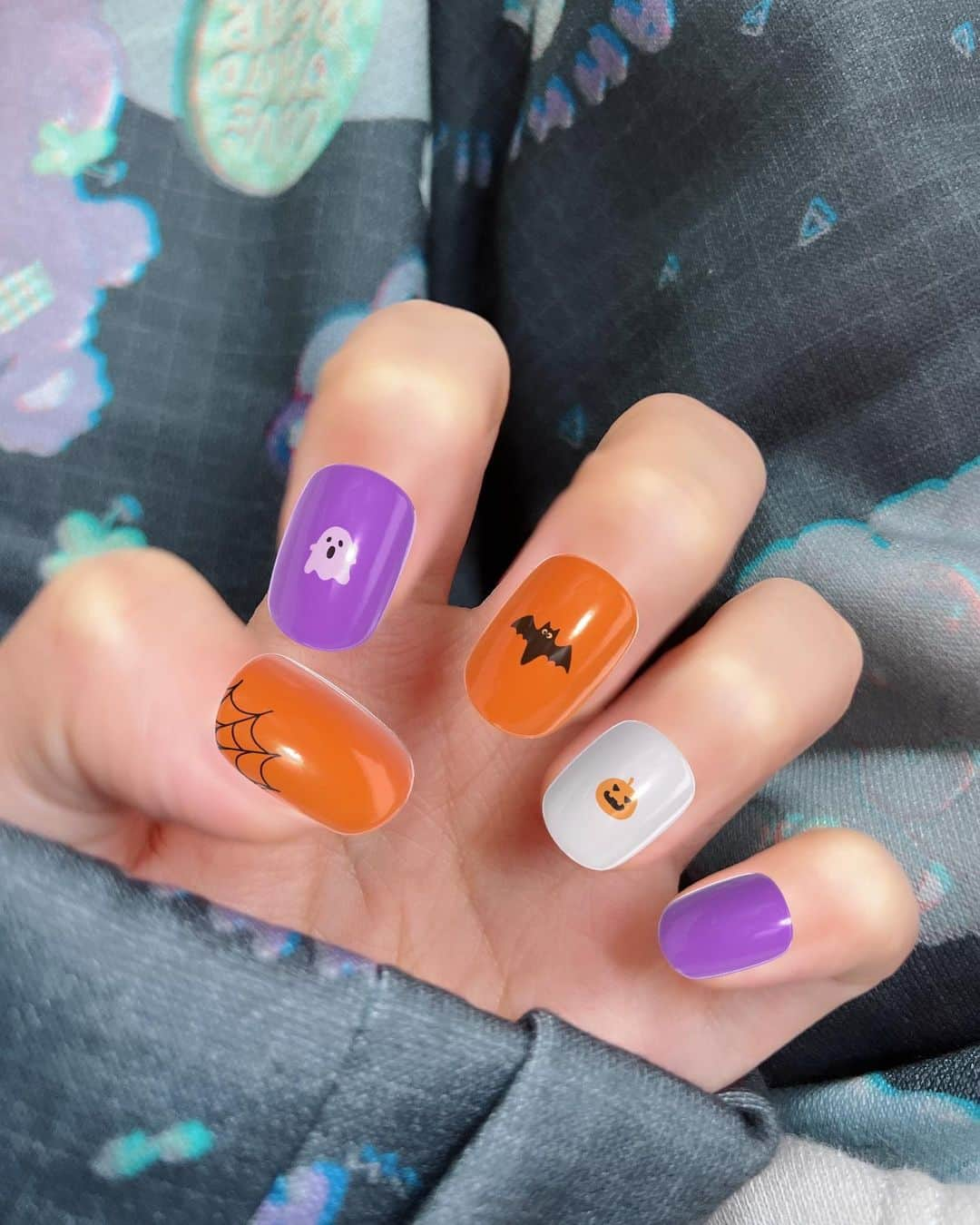 halcaさんのインスタグラム写真 - (halcaInstagram)「アプリでネイルもできちゃうなんて！💅🎃💜 びっくりだわね  #halca」10月31日 16時48分 - halca.77